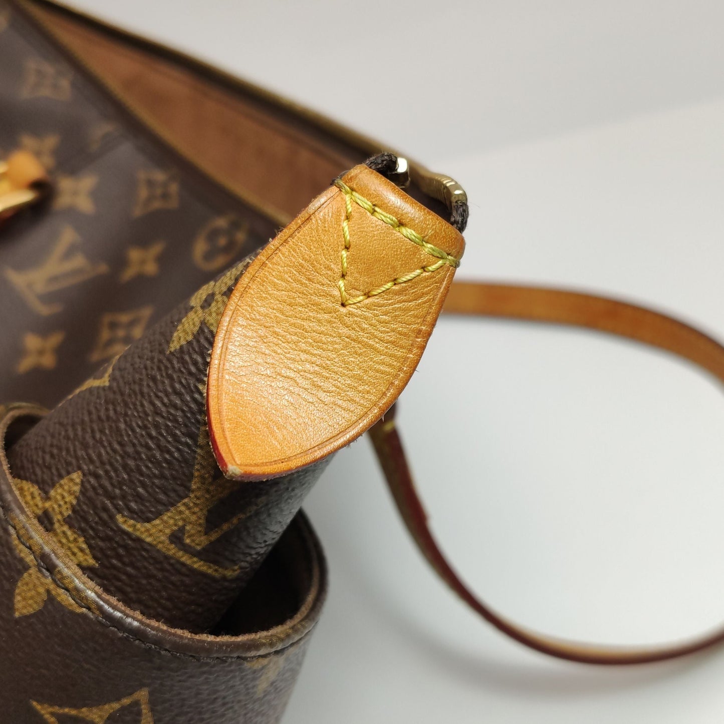 Preloved GLM-Totally Small Monogram Canvas Shoulder Bag with Chip 250515781193302