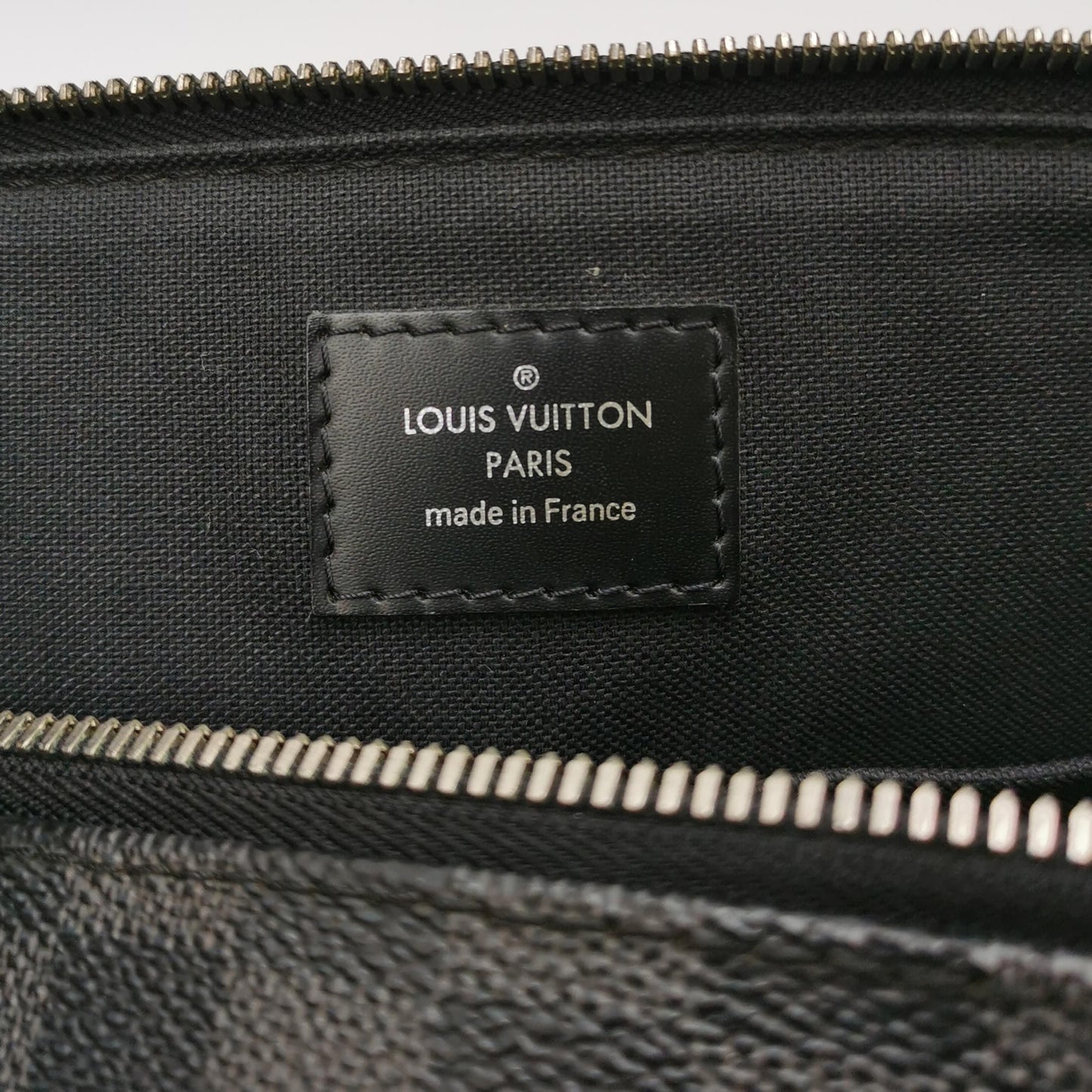Preloved GLM-Porte Documents Jour Leather Crossbody Bag 250517781196011