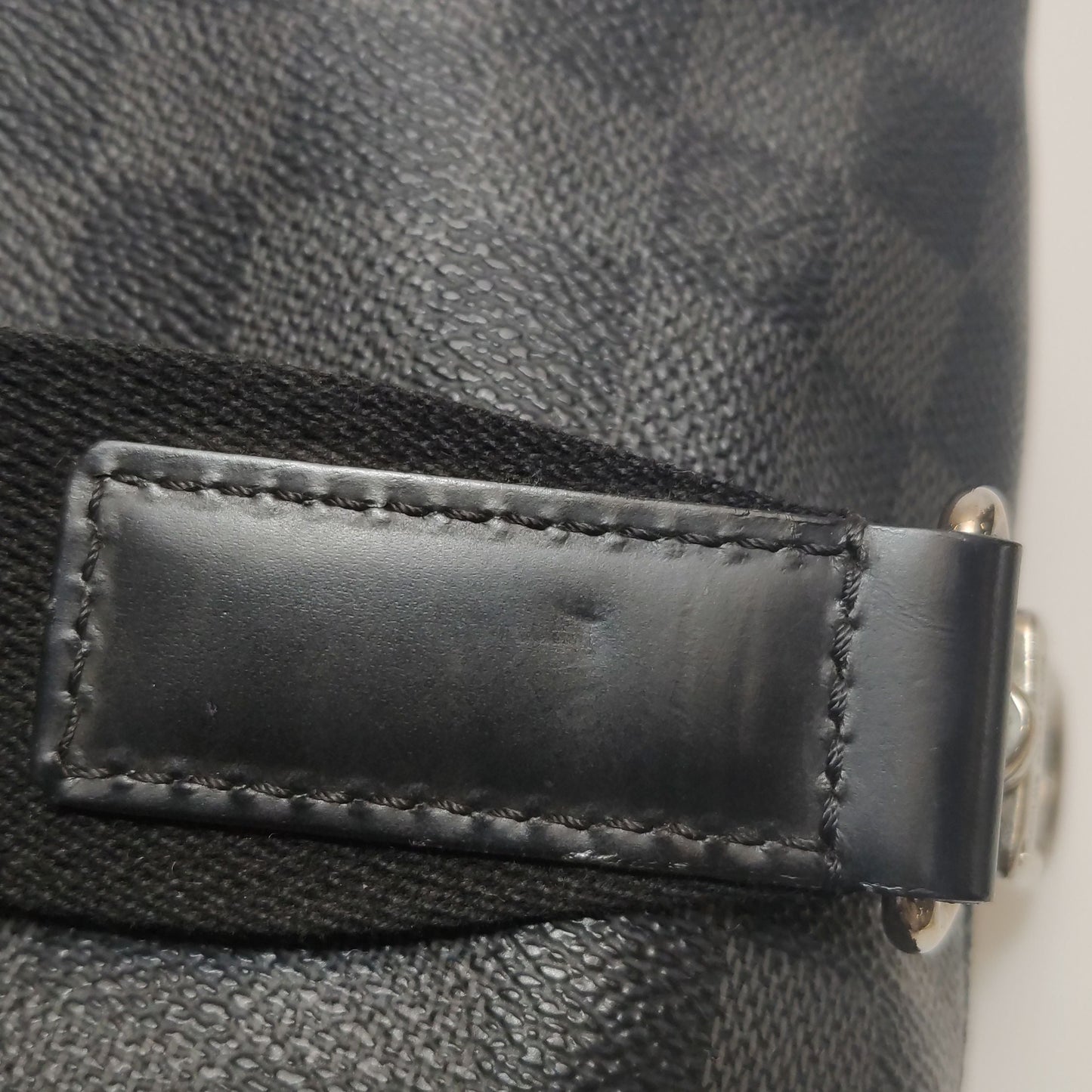 Preloved GLM-Porte Documents Jour Leather Crossbody Bag 250517781196011