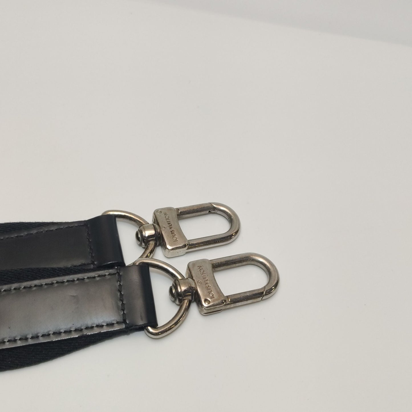 Preloved GLM-Porte Documents Jour Leather Crossbody Bag 250517781196011