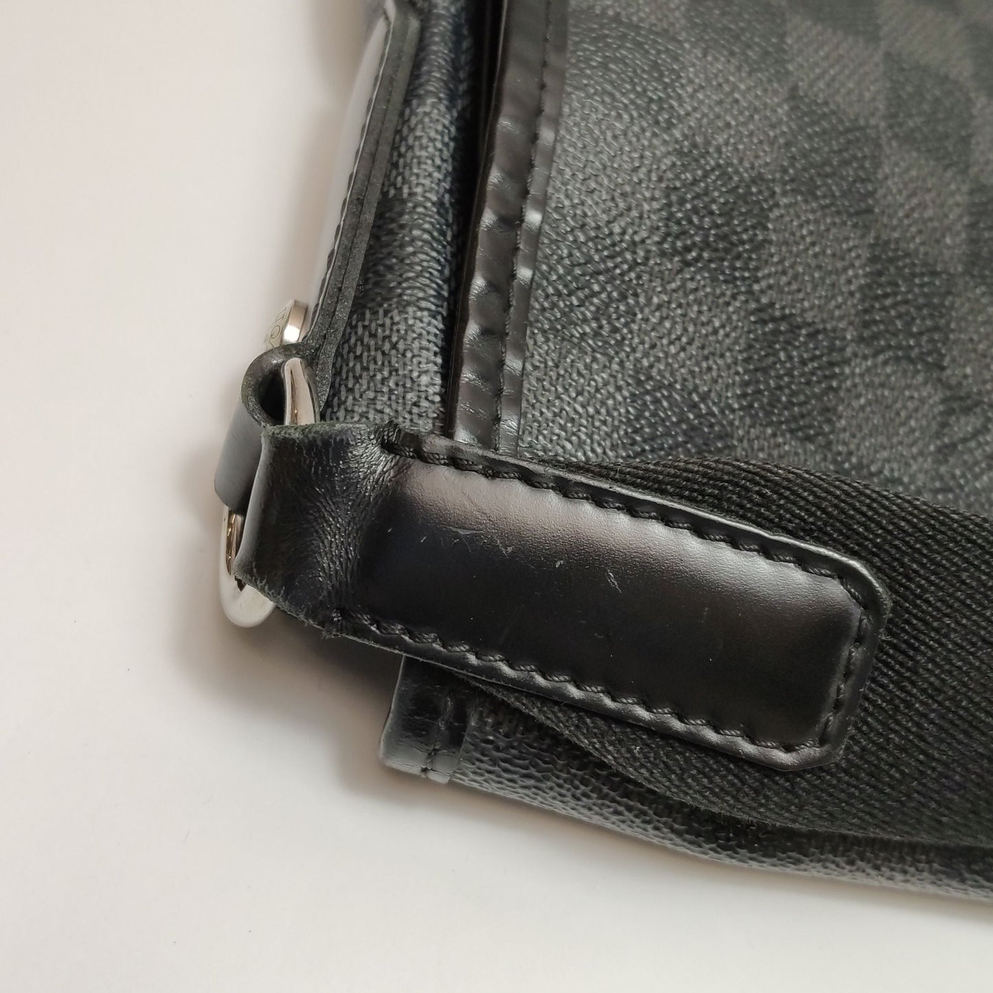 Preloved GLM-Leather Checkerboard Flap Messenger Bag 250514781191938