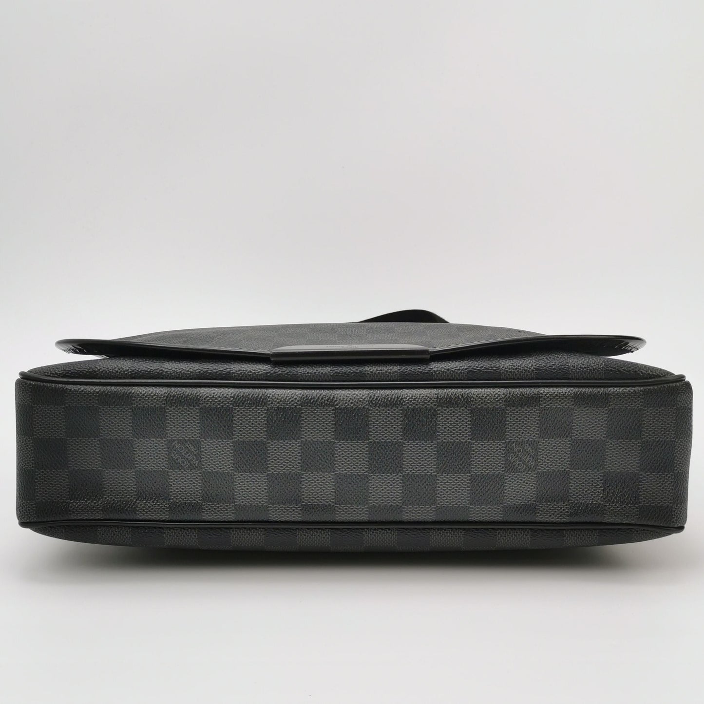 Preloved GLM-Leather Checkerboard Flap Messenger Bag 250514781191938