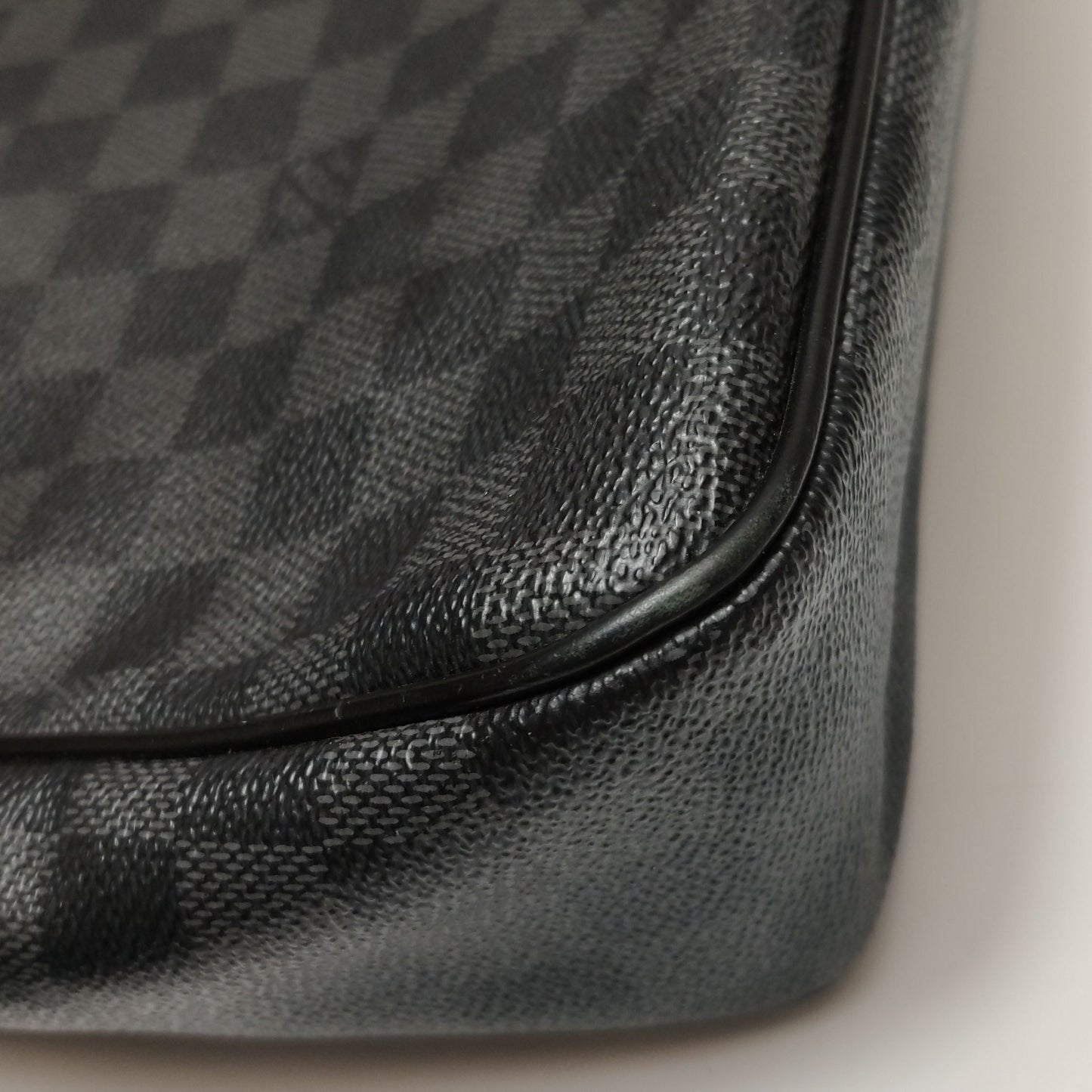 Preloved GLM-Leather Checkerboard Flap Messenger Bag 250514781191938