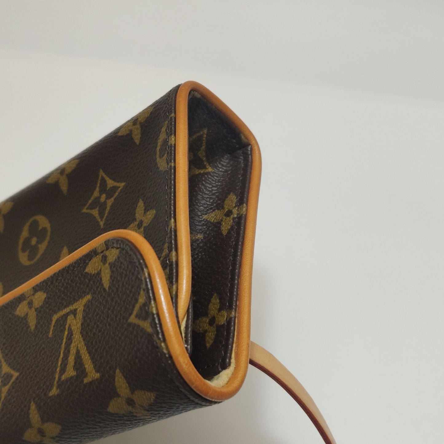 Preloved GLM-Florentine Waist Bag Chest Bag 250512781189875