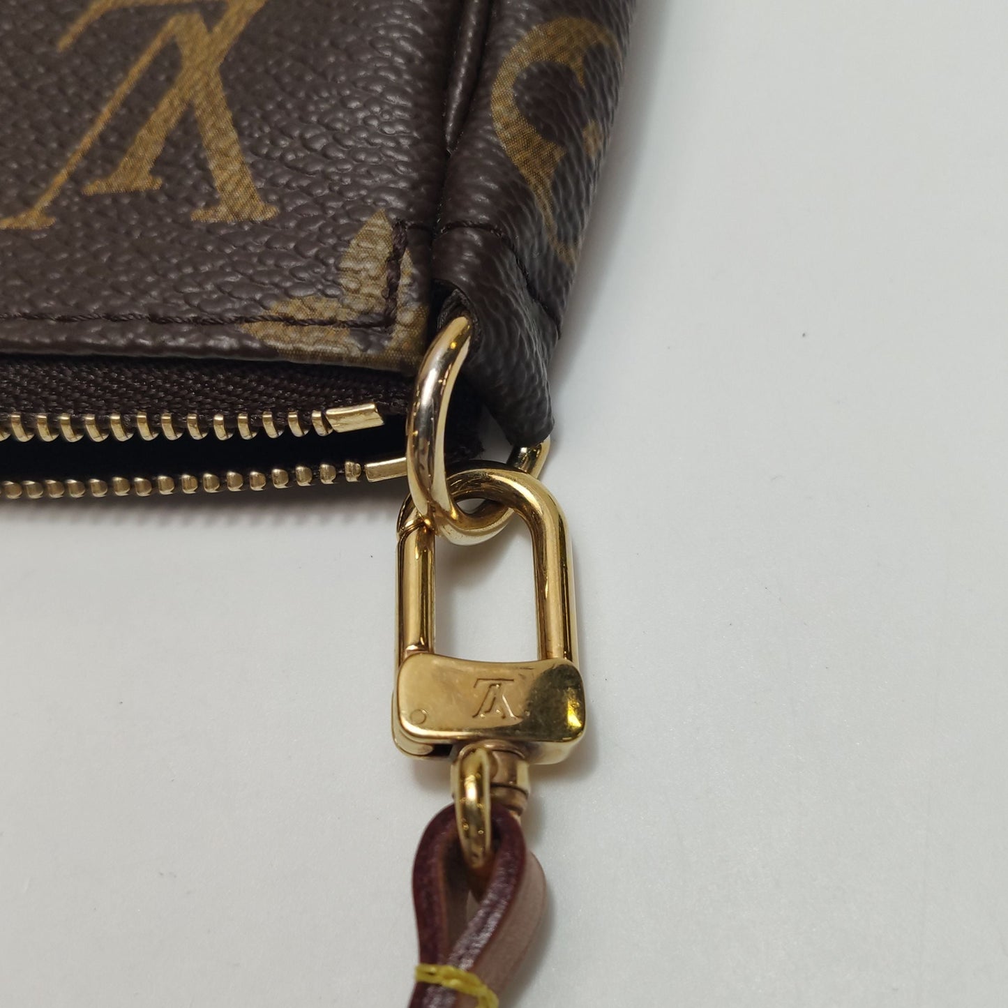 Preloved GLM-AGLM-essories Mahjong Bag Large Monogram Print Handbag 250514781192784