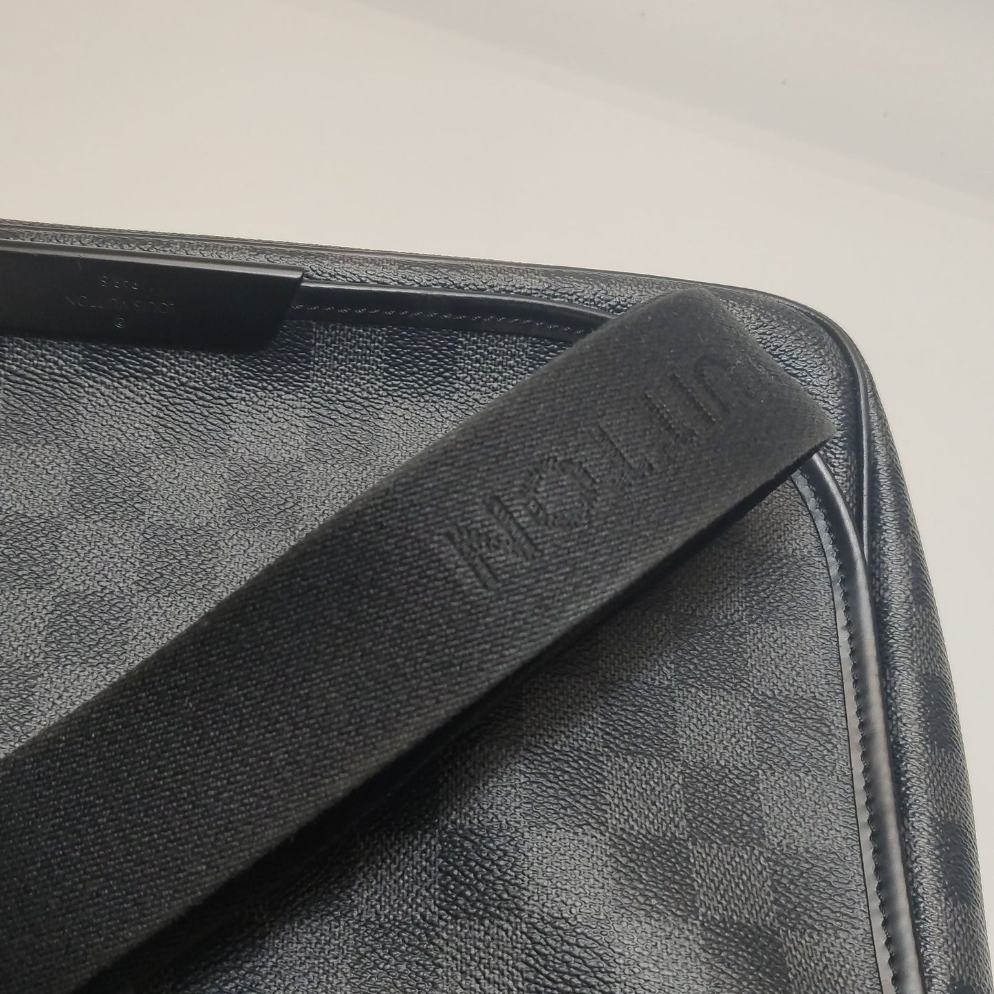 Preloved GLM-Leather Checkered Flap Messenger Crossbody Shoulder Bag 250512781189122
