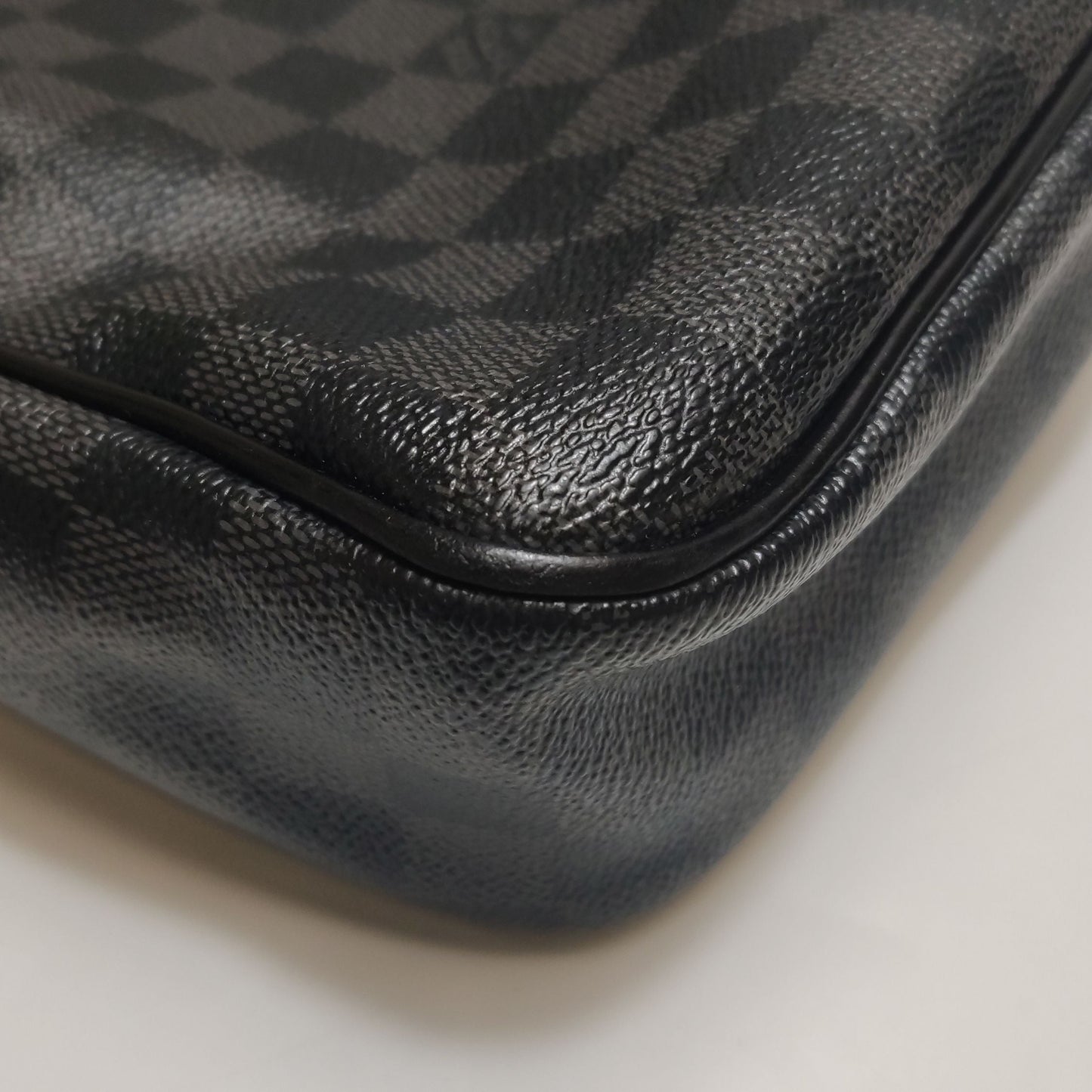 Preloved GLM-Leather Checkered Flap Messenger Crossbody Shoulder Bag 250512781189122