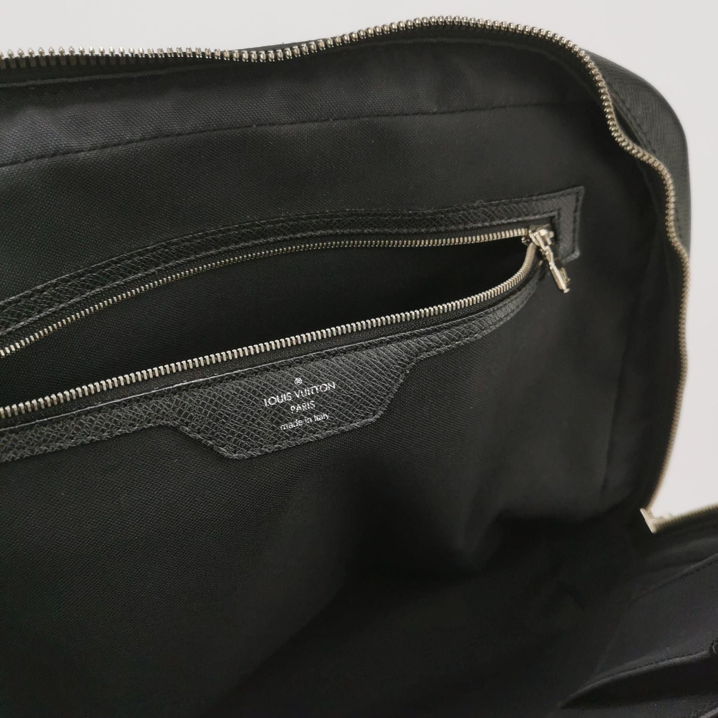 Preloved GLM-Taiga Leather Zip Top Handle Bag 057851000070