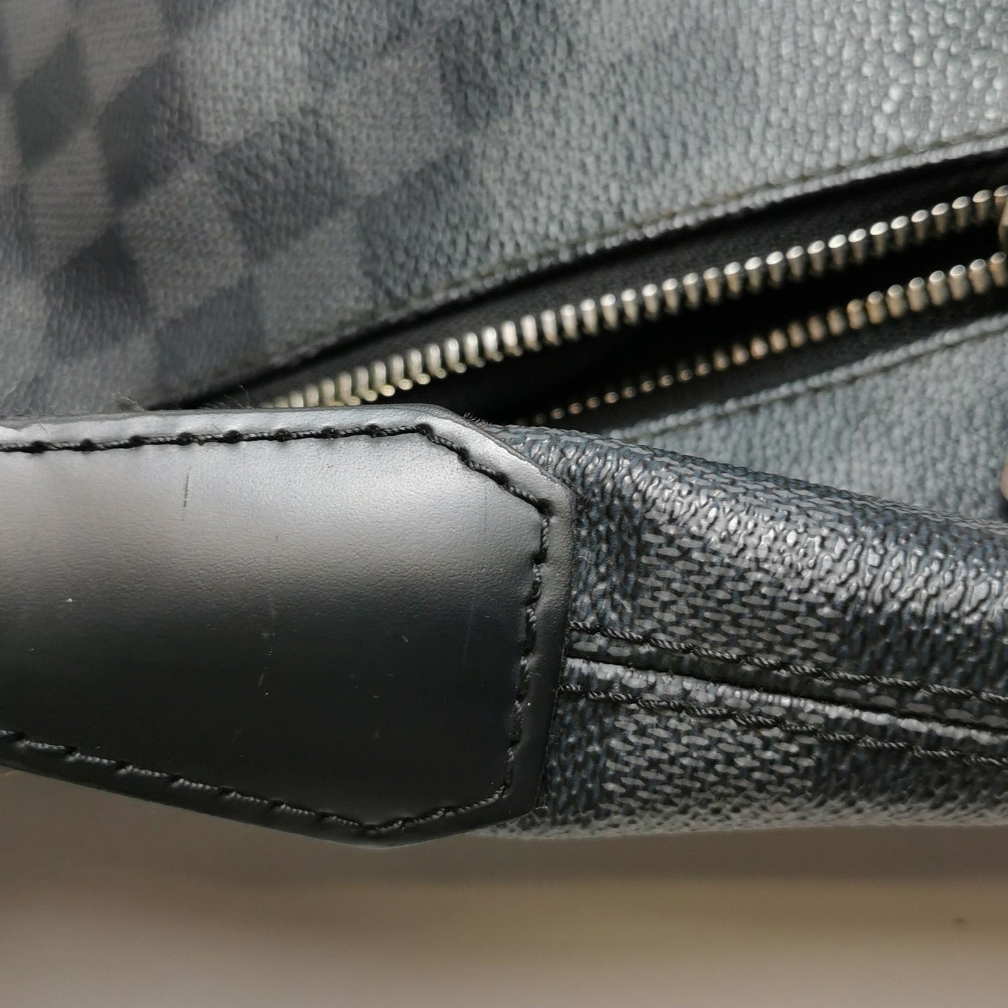 Preloved GLM-Mick Checkered Zipper Crossbody Bag 250507781181452