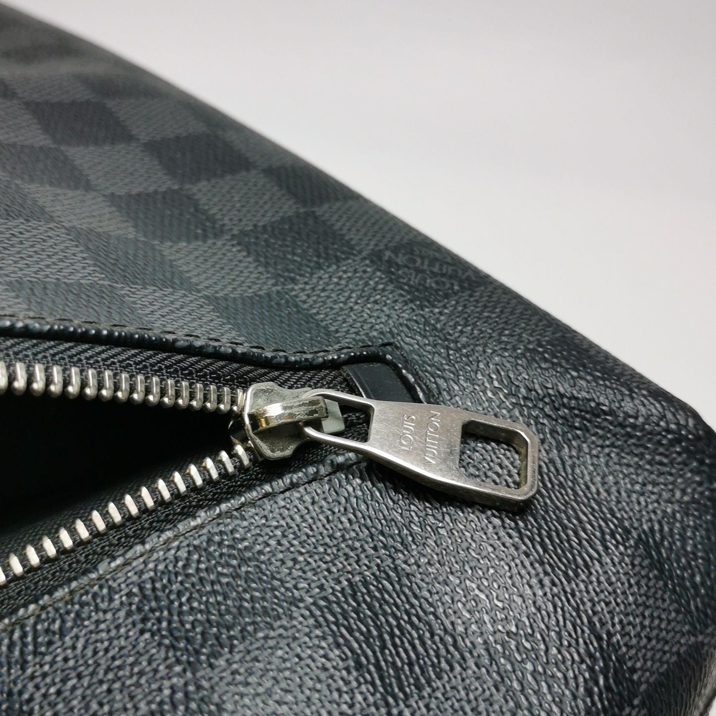 Preloved GLM-Mick Checkered Zipper Crossbody Bag 250507781181452