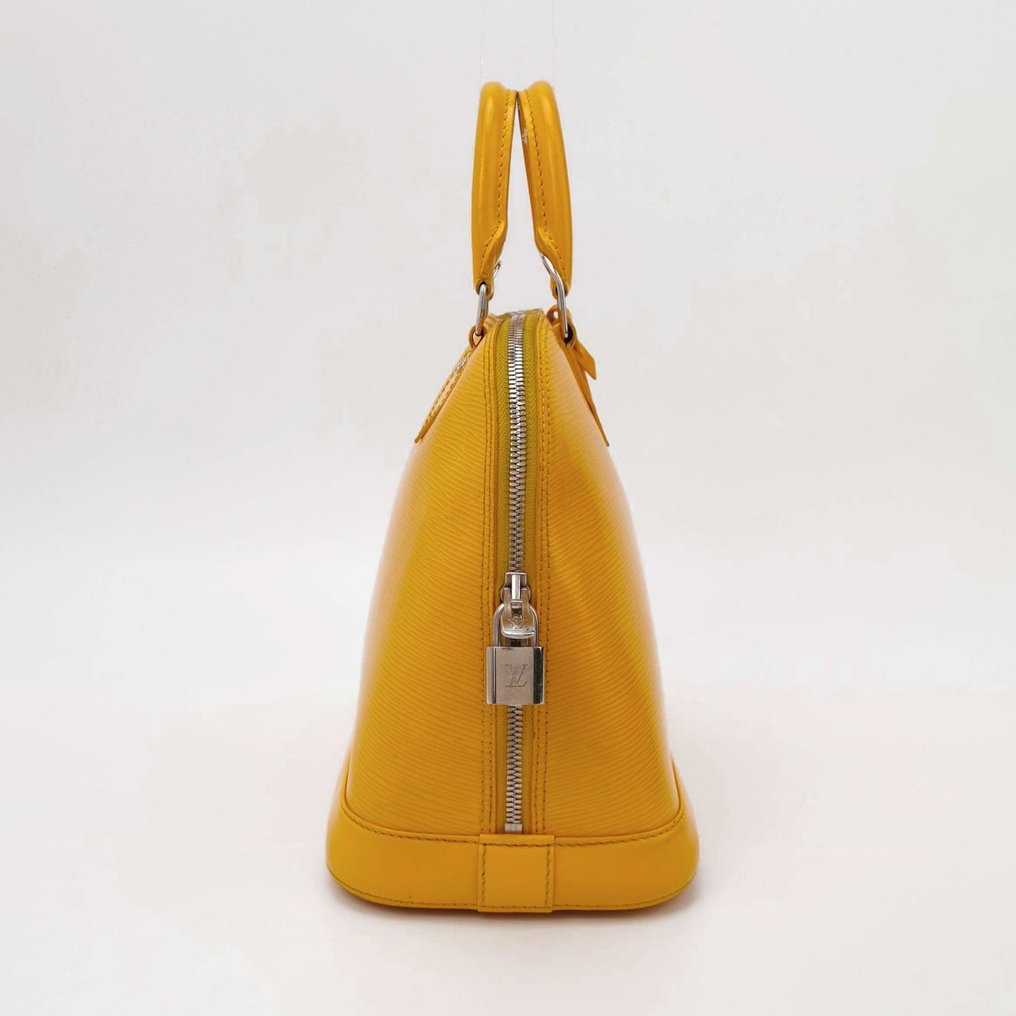 Preloved GLM-Alma Small Leather Solid Shell Handbag 250505781179384