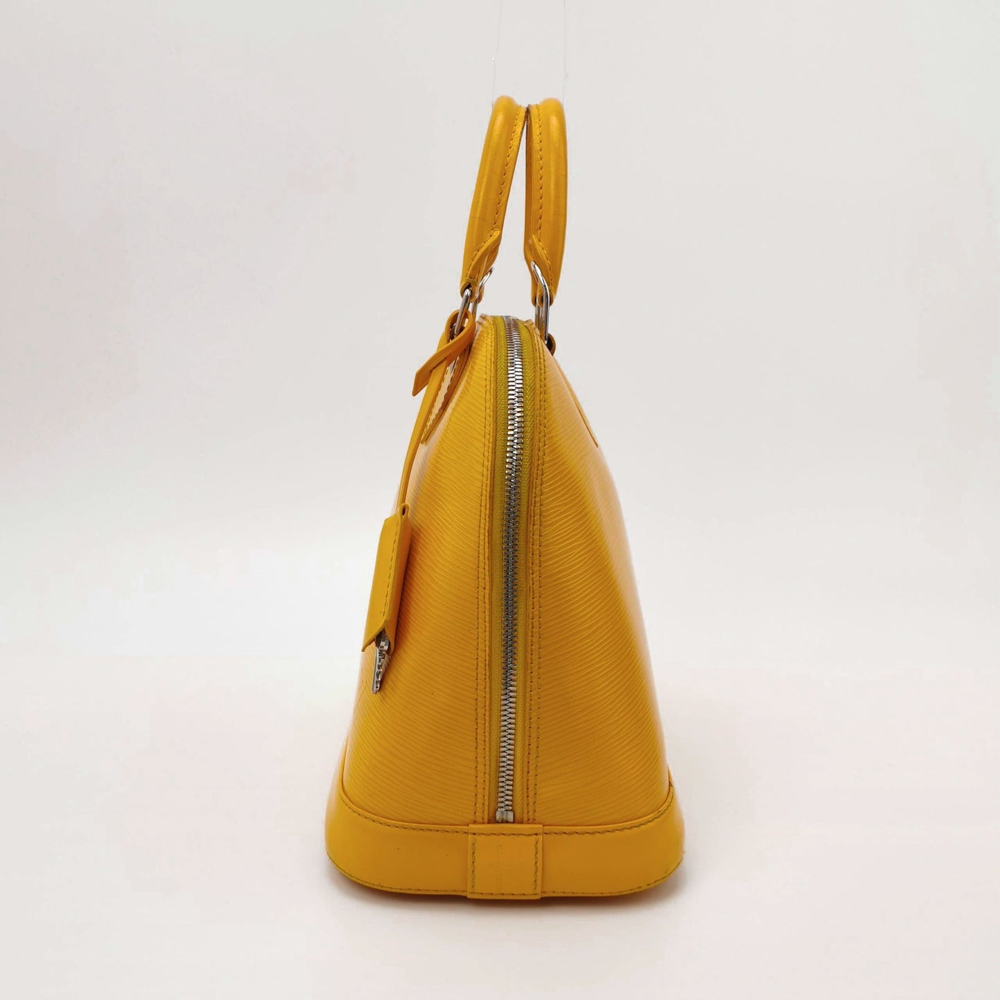 Preloved GLM-Alma Small Leather Solid Shell Handbag 250505781179384