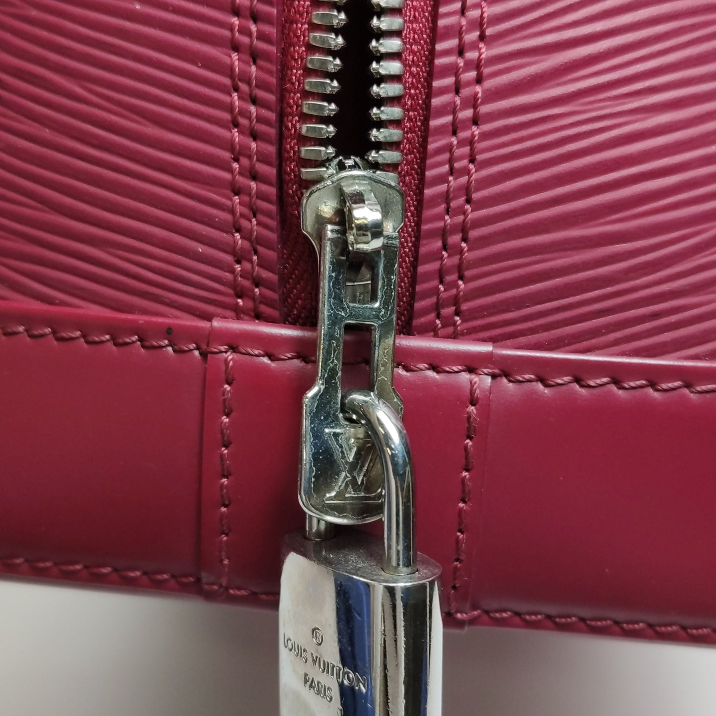 Preloved GLM-Alma Large Epi Leather Shell Handbag 057850400763