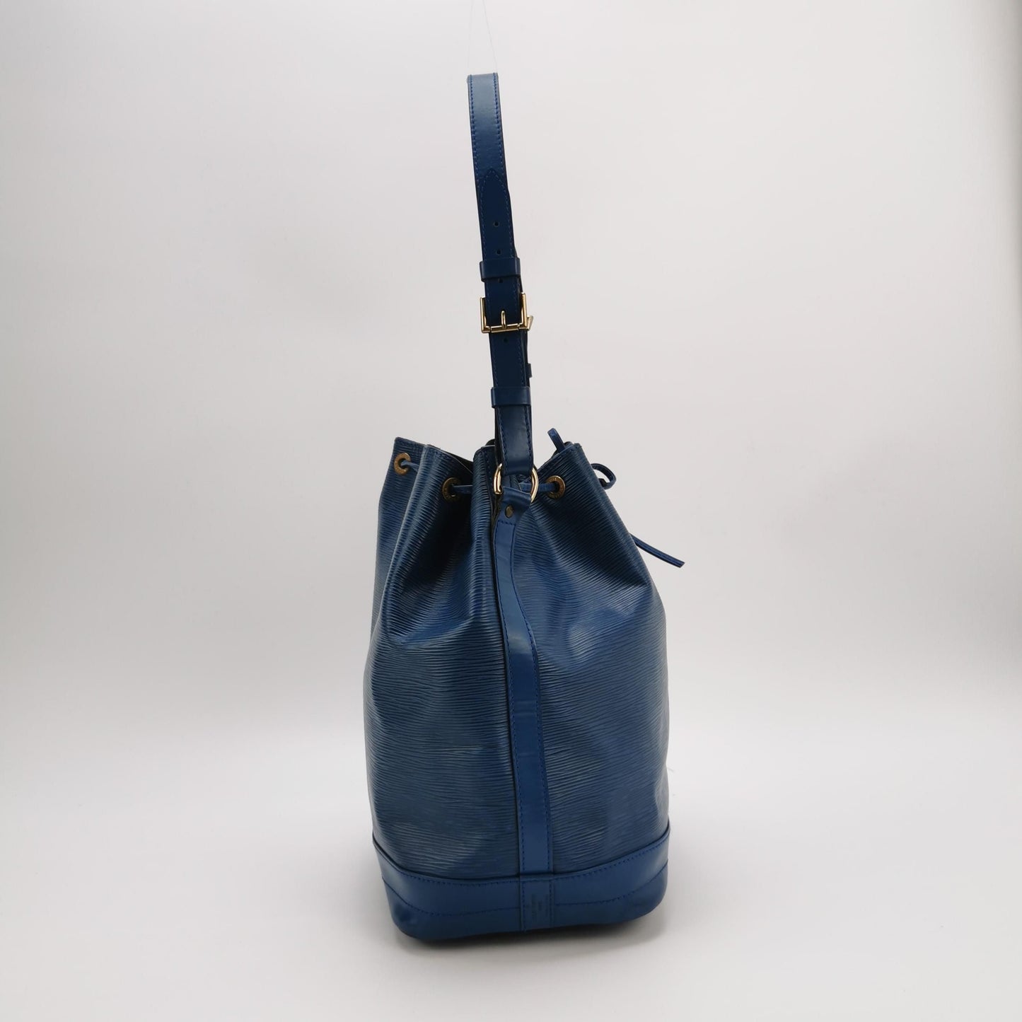 Preloved GLM-NOE Large Calfskin Drawstring Shoulder Bag 057850201023