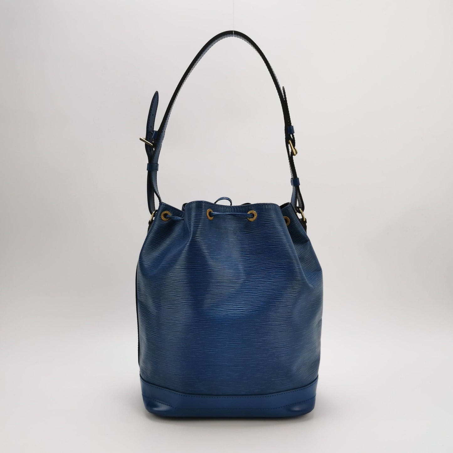 Preloved GLM-NOE Large Calfskin Drawstring Shoulder Bag 057850201023