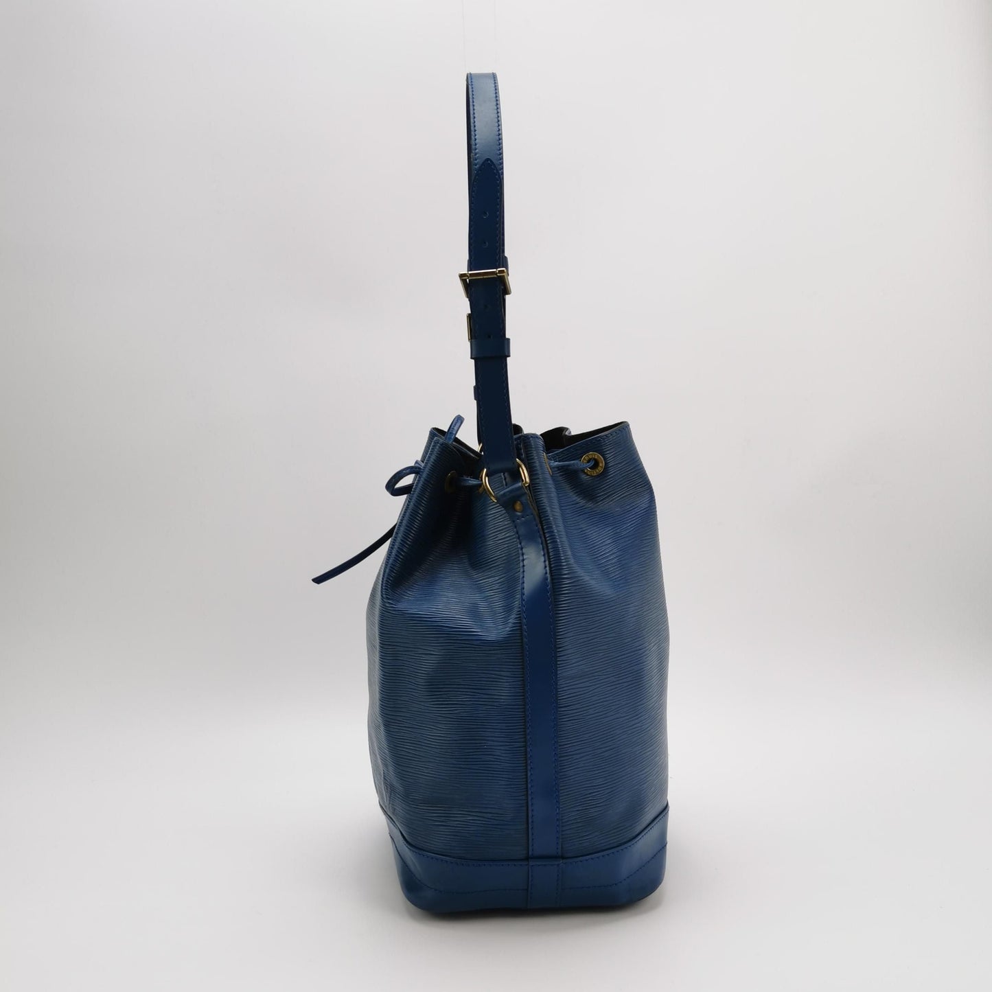 Preloved GLM-NOE Large Calfskin Drawstring Shoulder Bag 057850201023