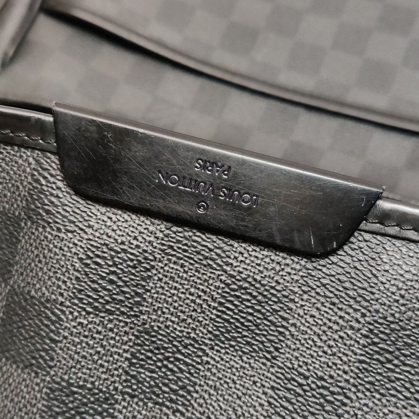 Preloved GLM-Checkered Flap Messenger Bag 250427781167729