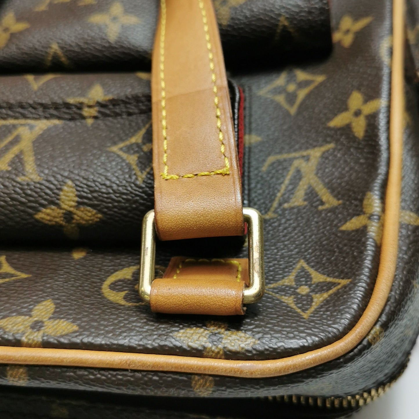 Preloved GLM-Excentri Cite Camel Bag 250426781166779