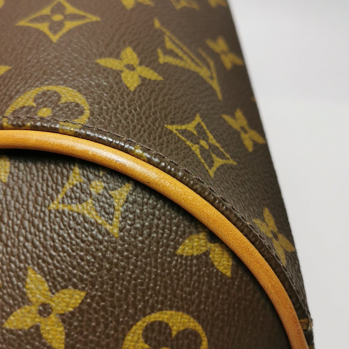 Preloved GLM-Ellipse Clutch Small Monogram Canvas  Handbag 250425781164675