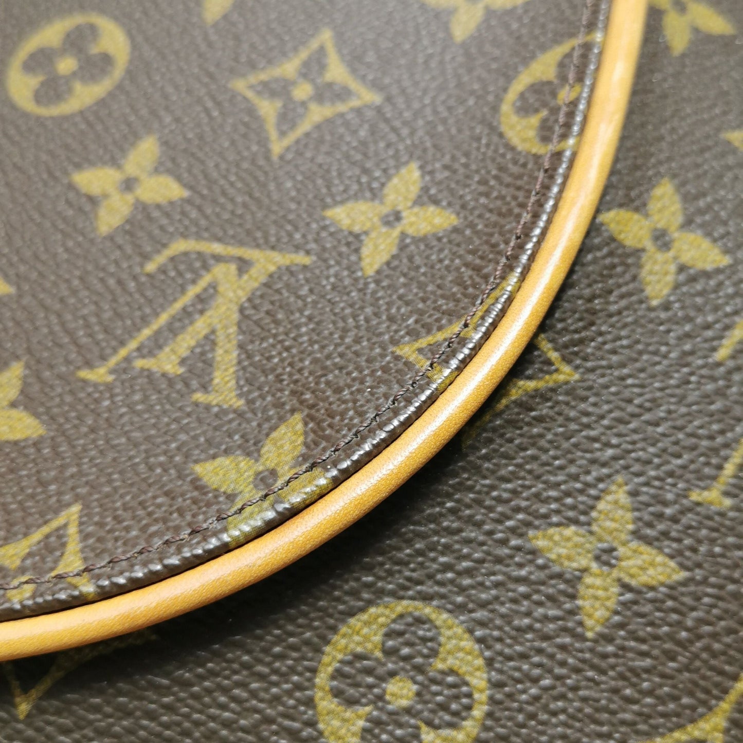 Preloved GLM-Ellipse Clutch Small Monogram Canvas  Handbag 250425781164675