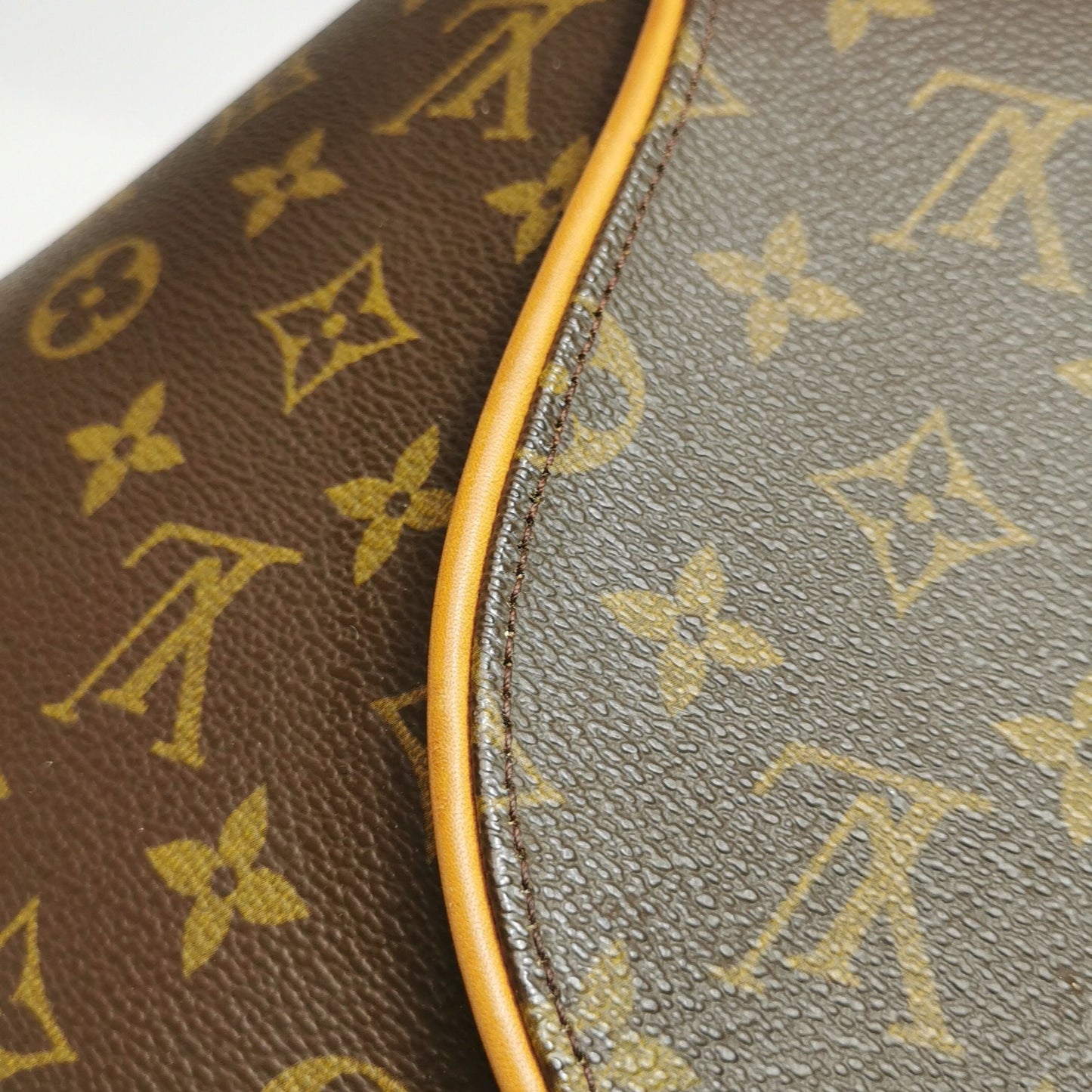 Preloved GLM-Ellipse Clutch Small Monogram Canvas  Handbag 250425781164675