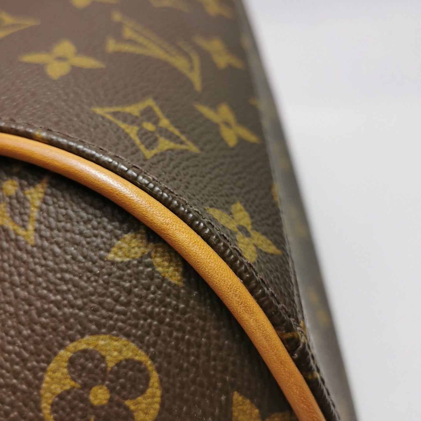 Preloved GLM-Ellipse Clutch Small Monogram Canvas  Handbag 250425781164675