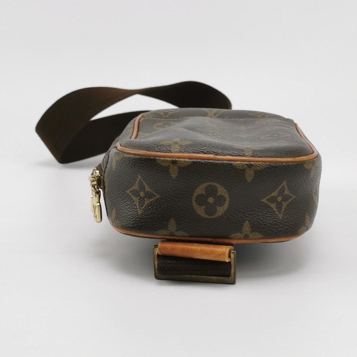 Preloved GLM-Gange Waist Bag Chest Bag 250424781163897