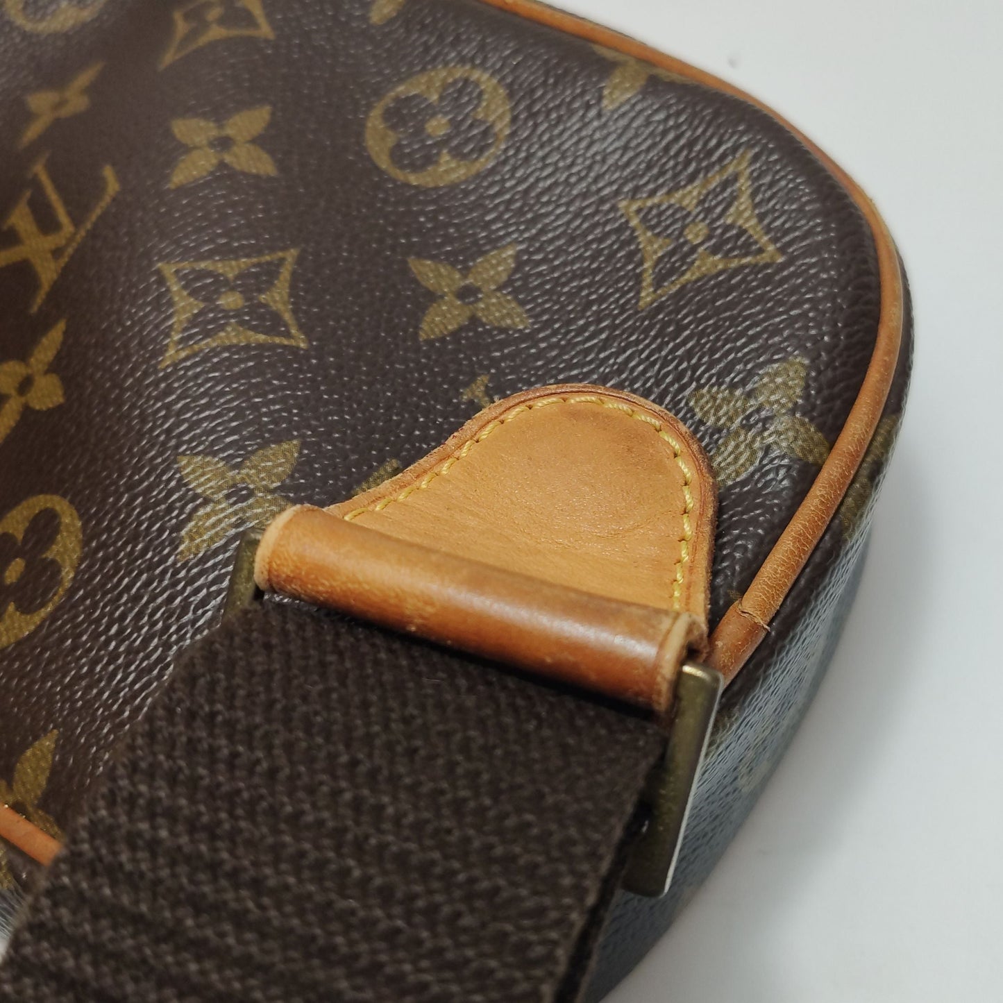 Preloved GLM-Gange Waist Bag Chest Bag 250424781163897