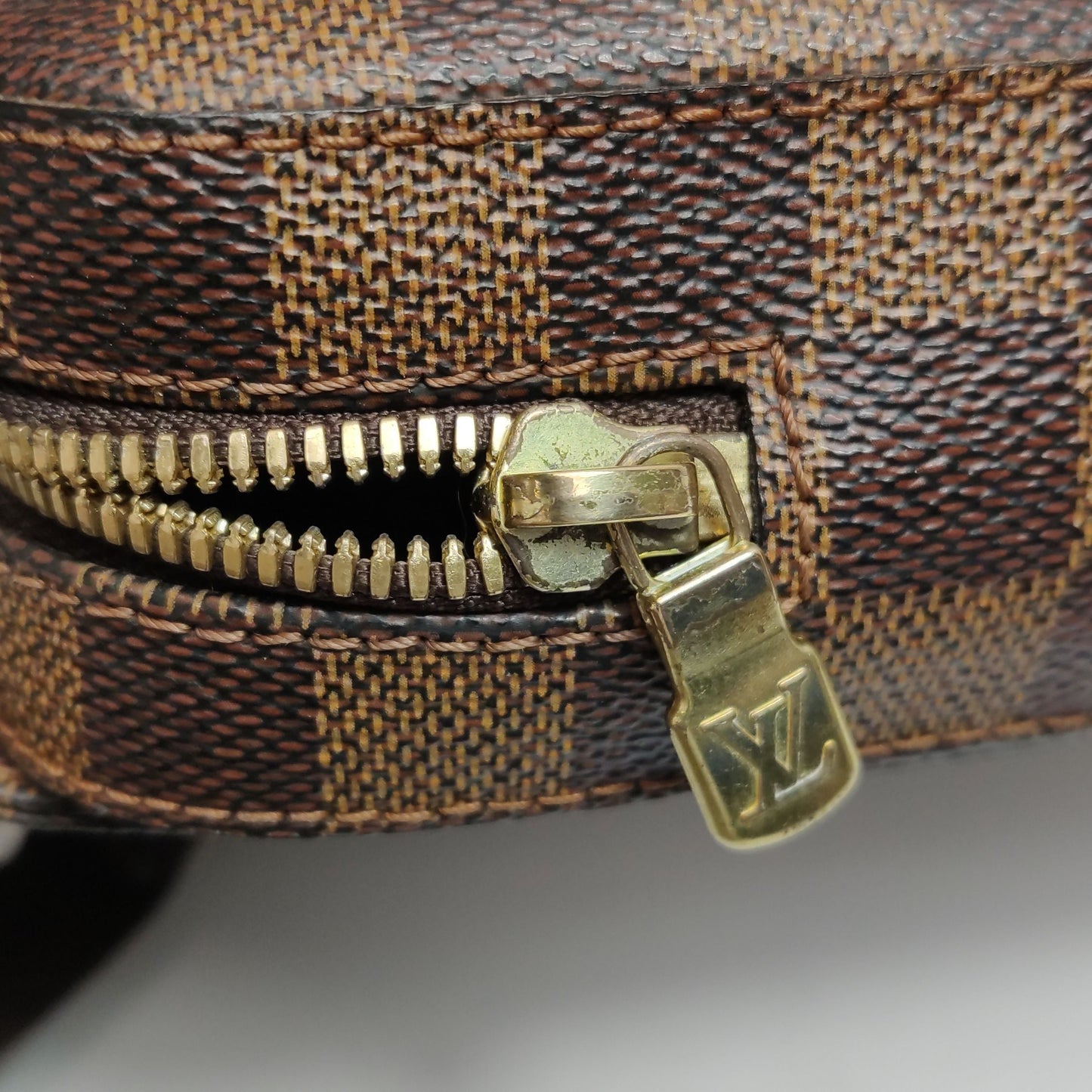Preloved GLM-Geronimos Check Adjustable Strap Waist Bag Chest Bag 250423781161652