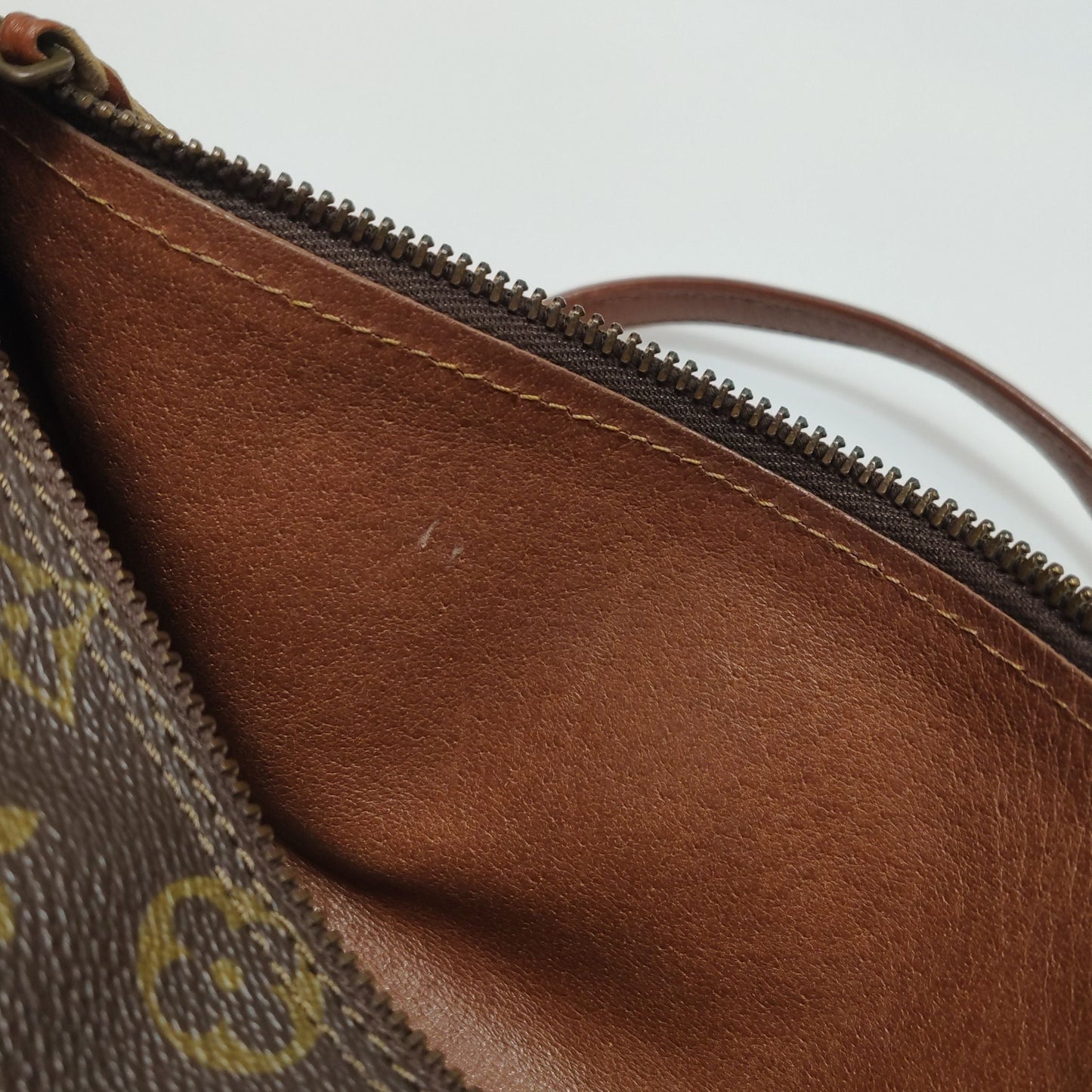 Preloved GLM-Papillon Medium Monogram Canvas Round Barrel Handbag 047852301220