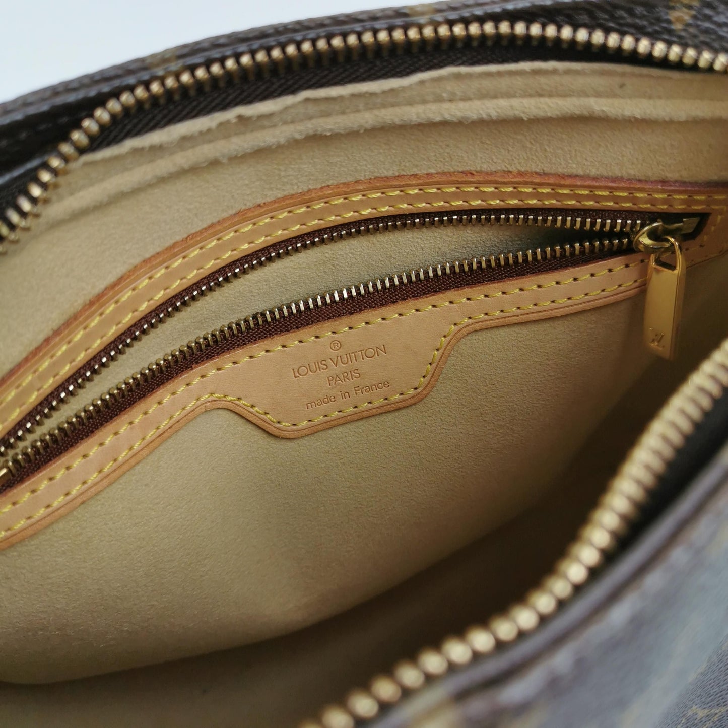 Preloved GLM-Looping Medium Monogram Shoulder Bag 250420781156834