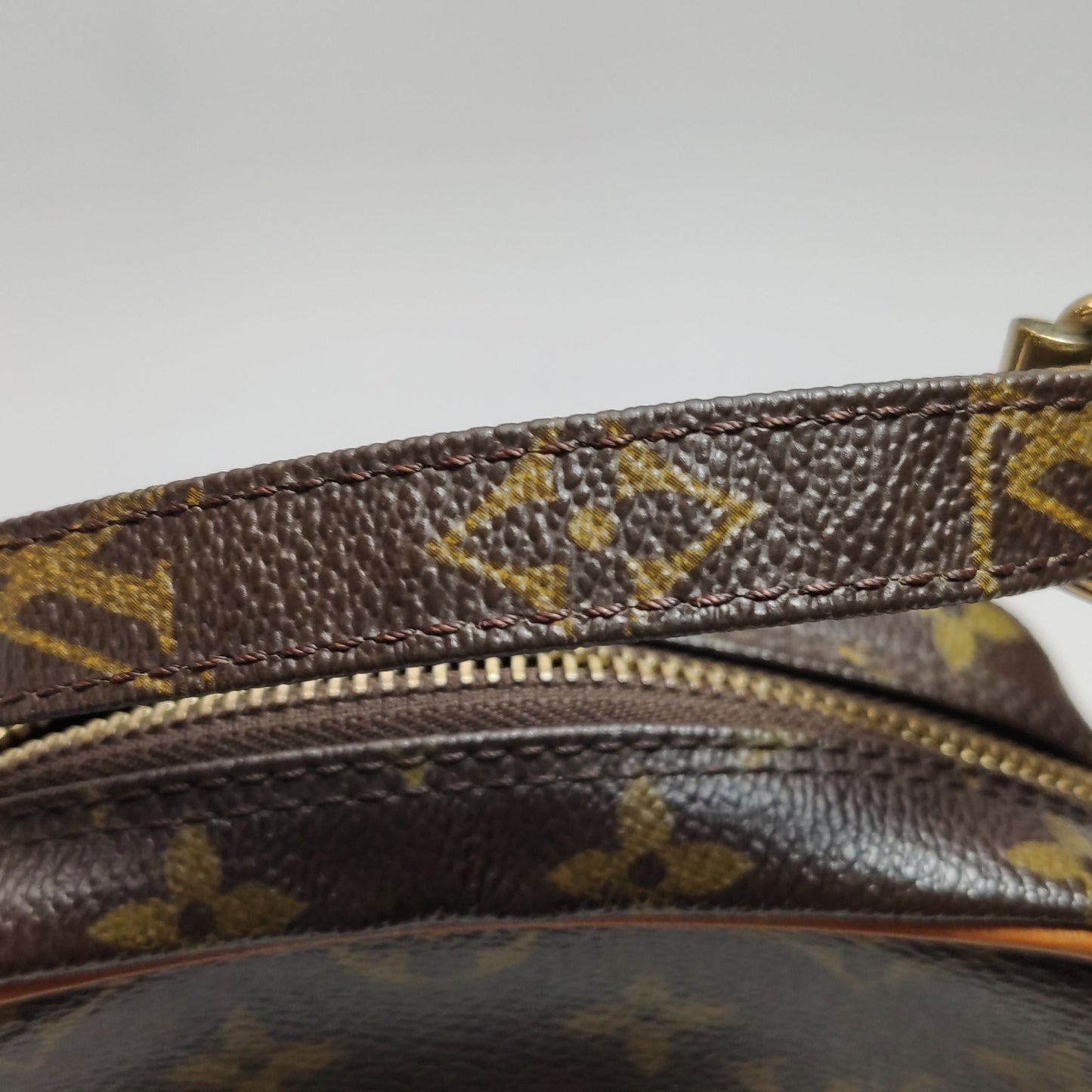 Preloved GLM-Amazone Camera Bag Monogram Print Zip Front Crossbody Shoulder Bag 250420781157184