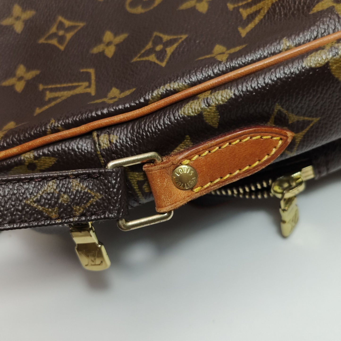 Preloved GLM-Amazone Camera Bag Monogram Print Zip Front Crossbody Shoulder Bag 250420781157184