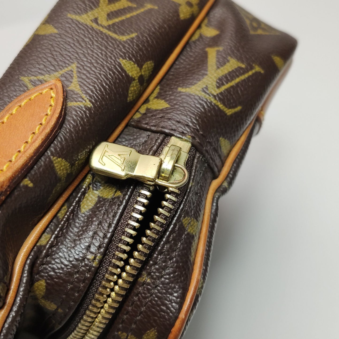 Preloved GLM-Amazone Camera Bag Monogram Print Zip Front Crossbody Shoulder Bag 250420781157184