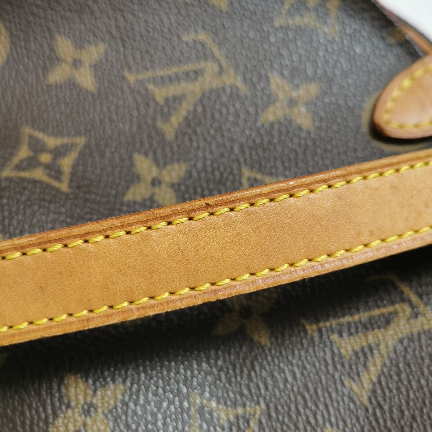 Preloved GLM-Tambourin Crossbody Bag 250416781151538