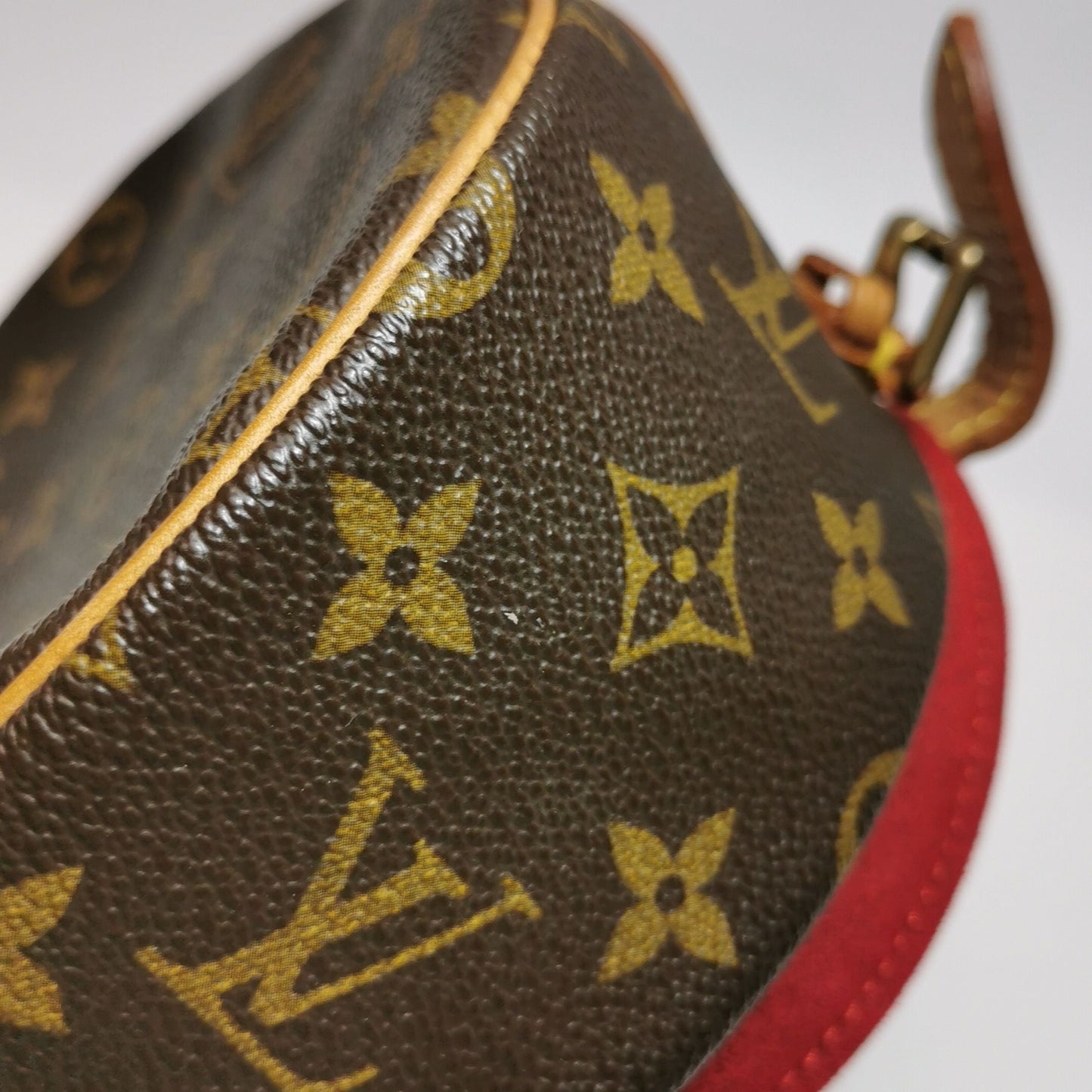 Preloved GLM-Tambourin Crossbody Bag 250416781151538