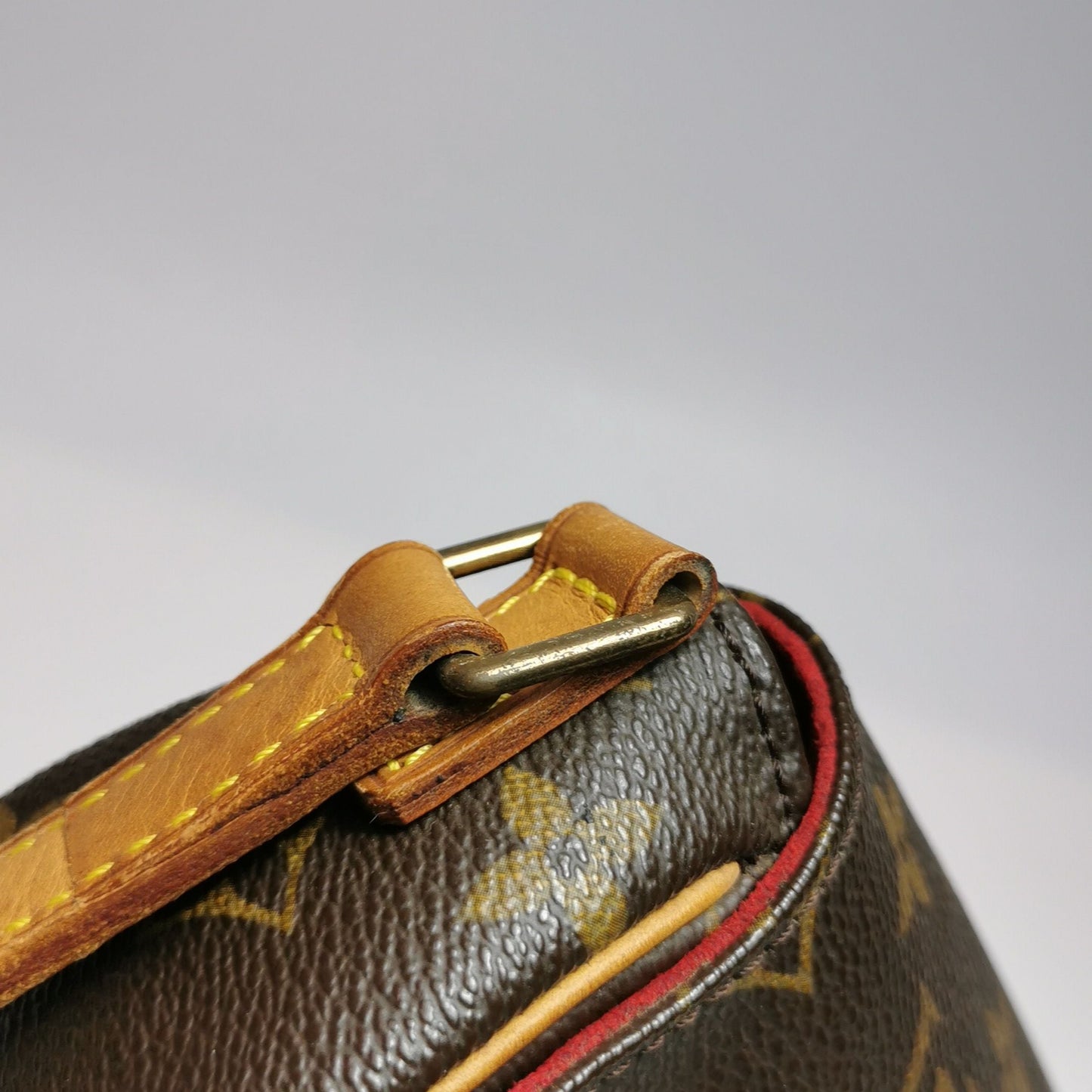 Preloved GLM-Tambourin Crossbody Bag 250416781151538