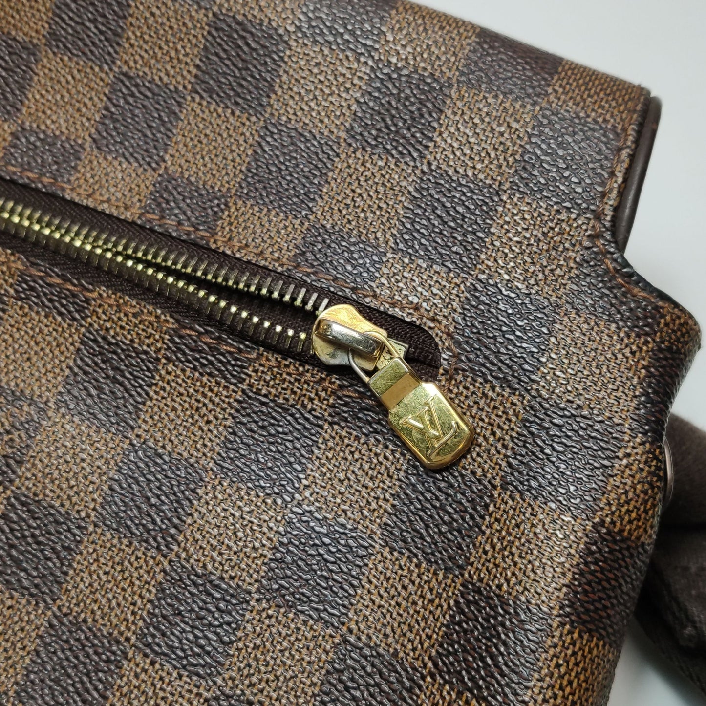 Preloved GLM-Brooklyn Leather Checkerboard Logo Messenger Bag 250415781149736