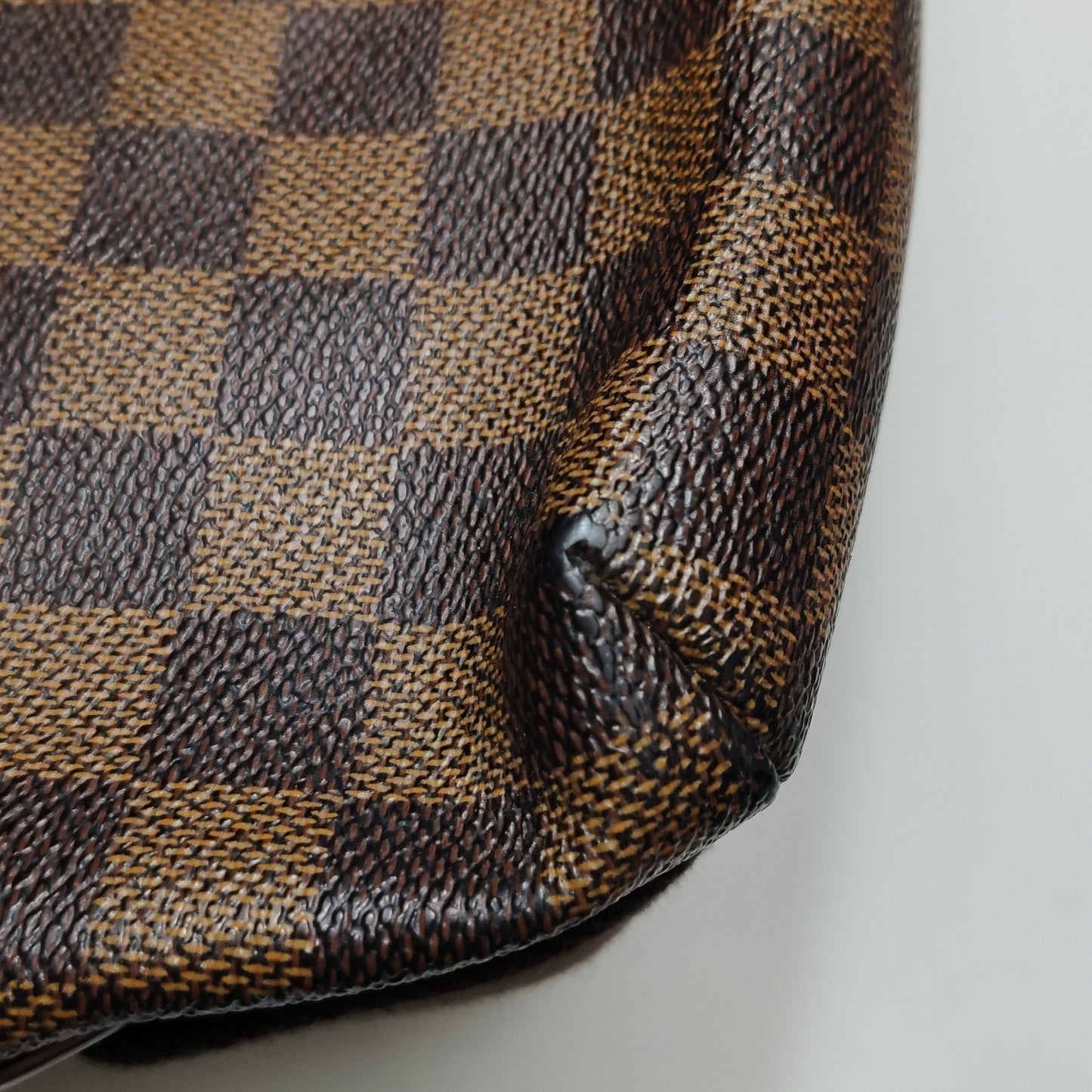 Preloved GLM-Brooklyn Leather Checkerboard Logo Messenger Bag 250415781149736