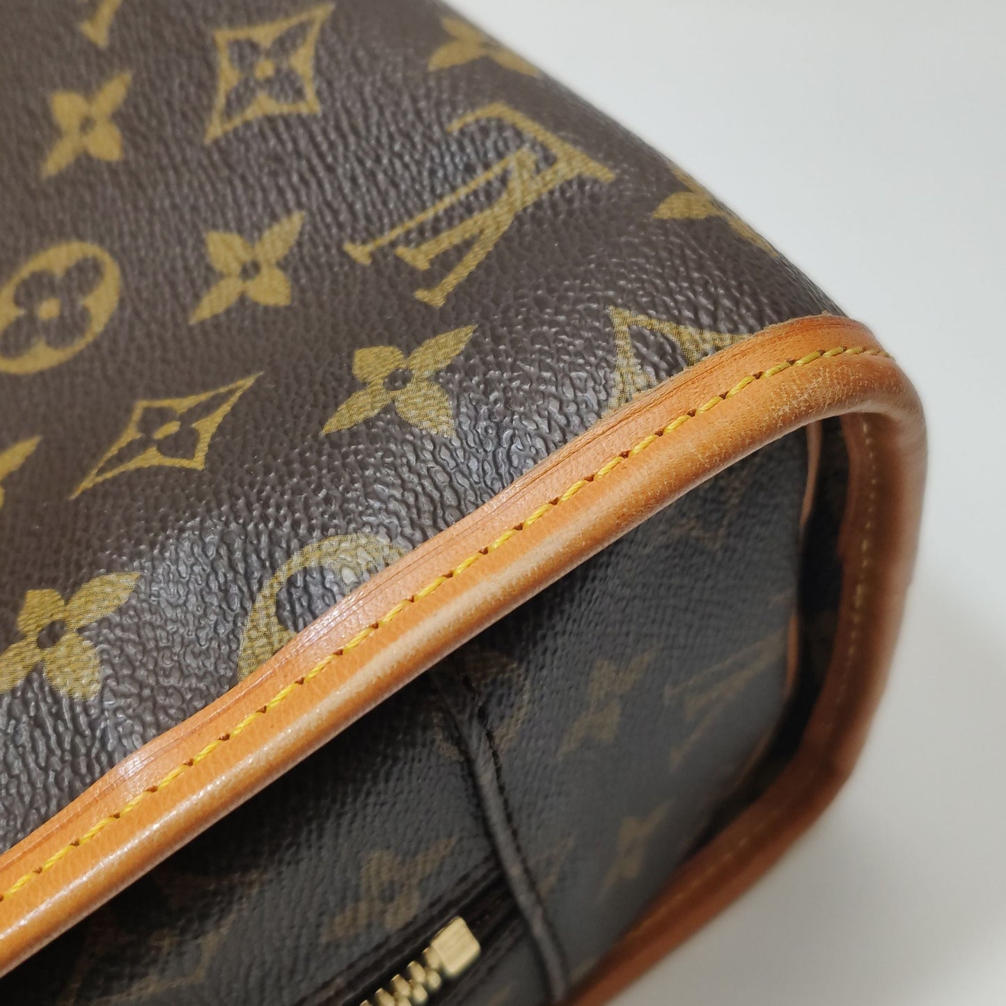 Preloved GLM-Rivoli Monogram  Handbag 047851300696