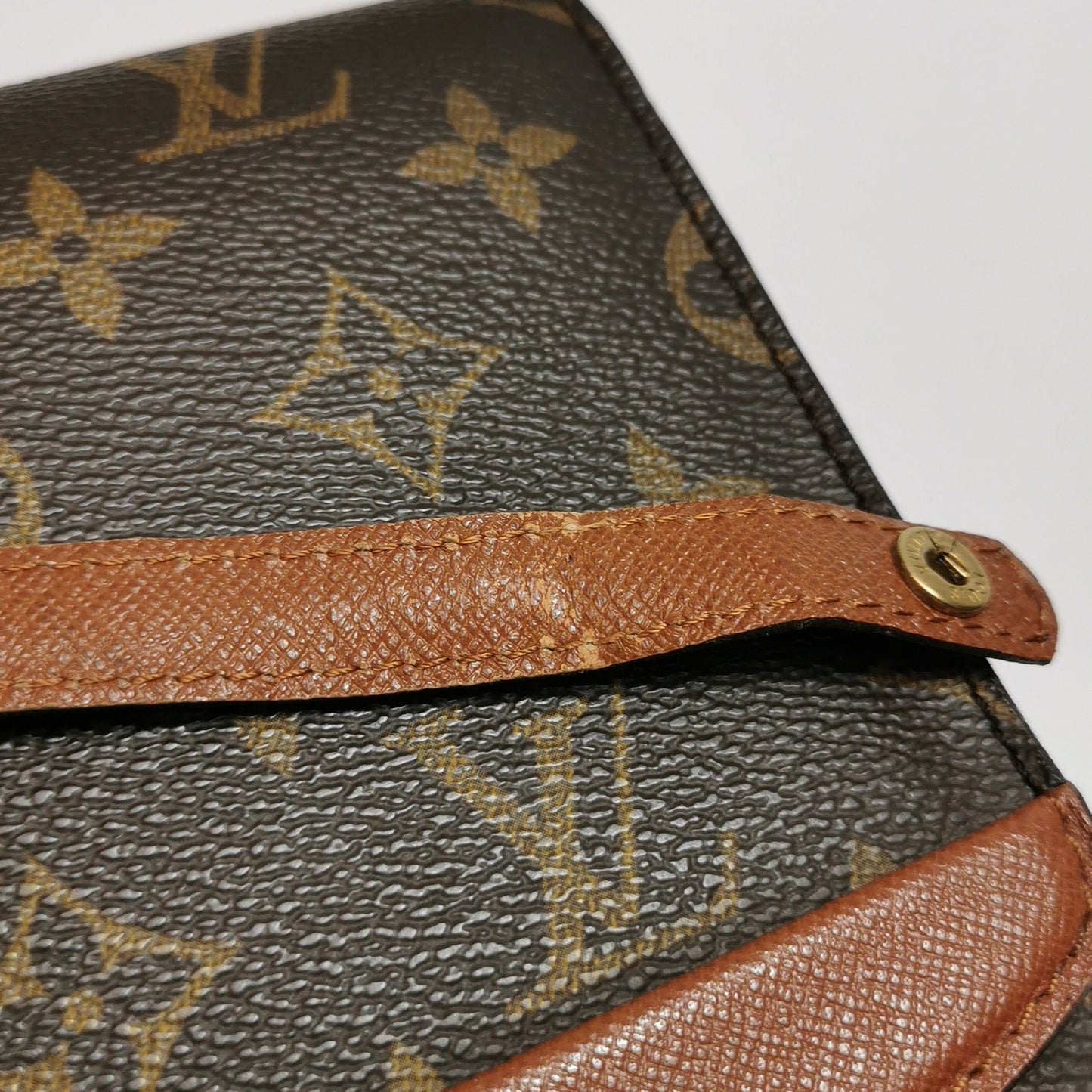 Preloved GLM-Bordeaux Leather Monogram Print  Envelope Crossbody Shoulder Bag 250412781144700