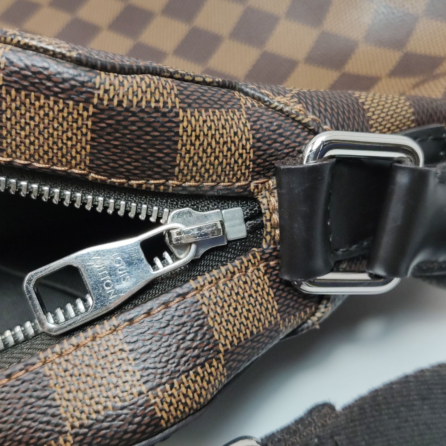 Preloved GLM-Jake Leather Checkerboard Zipper Crossbody Bag 250405781135888