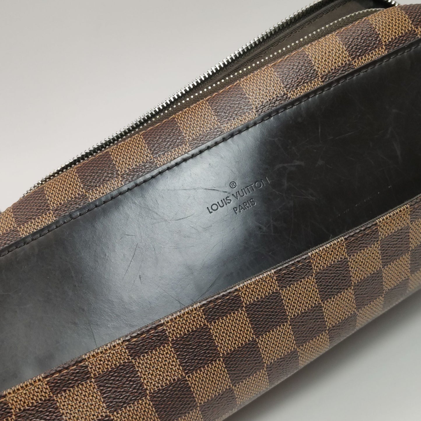 Preloved GLM-Jake Leather Checkerboard Zipper Crossbody Bag 250405781135888