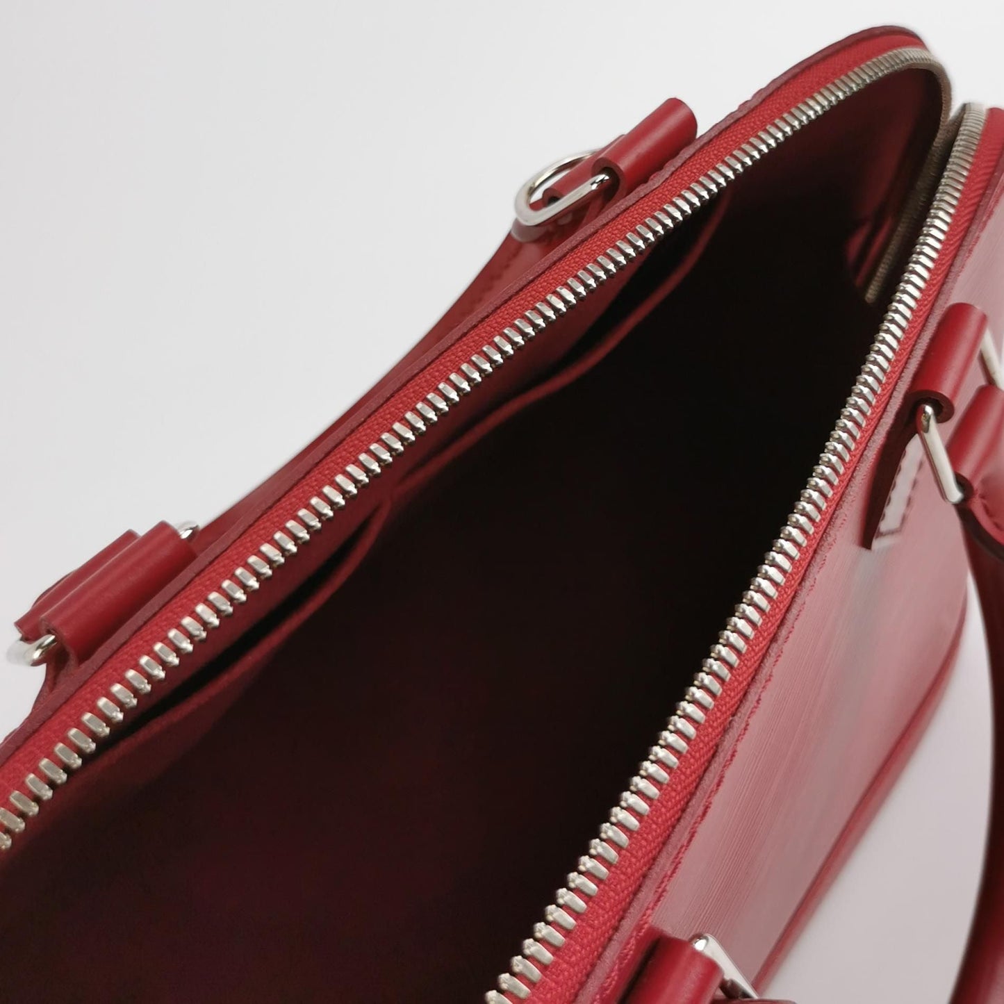 Preloved GLM-Alma Small Calfskin Water Wave Shell Handbag 250407781138461