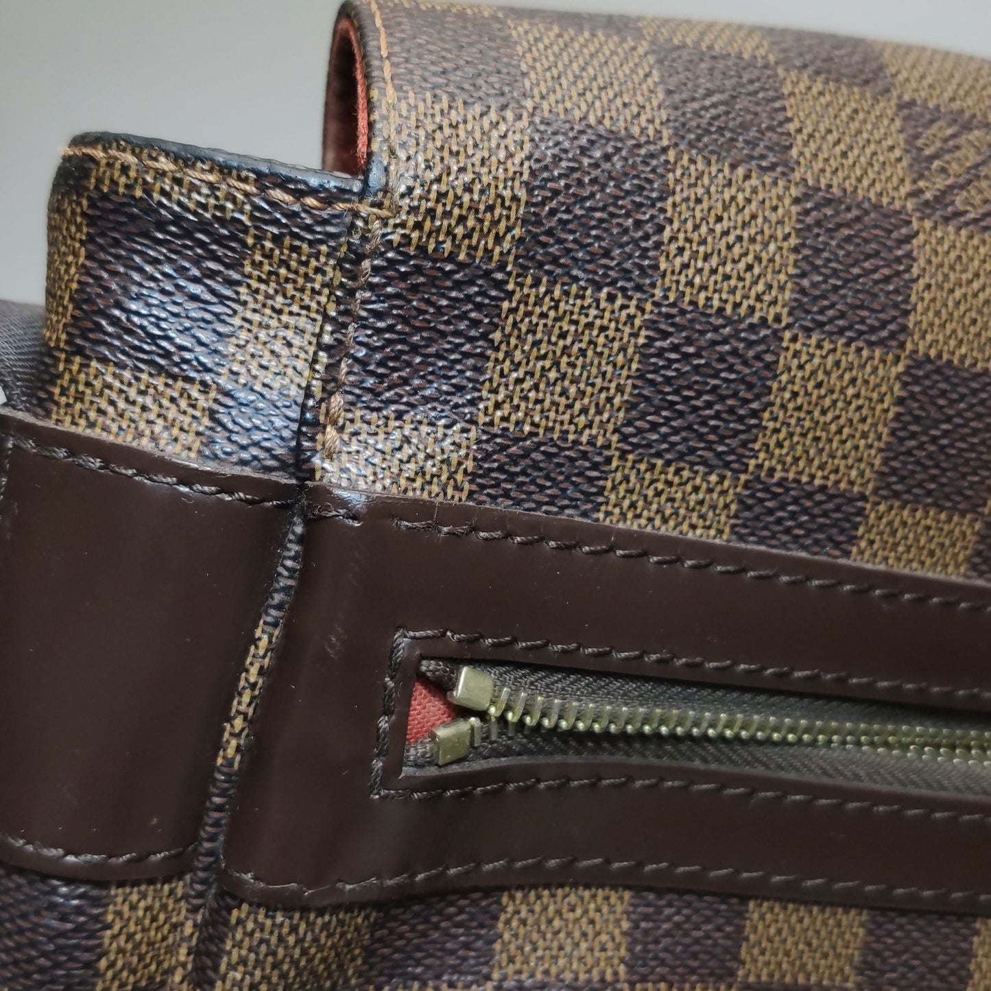Preloved GLM-Bastille Leather Checkerboard Crossbody Shoulder Bag 250403781132823