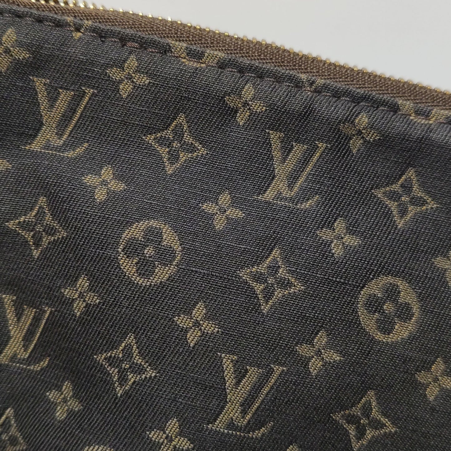 Preloved GLM-Monogram Canvas Zipper Handbag 250405781136086