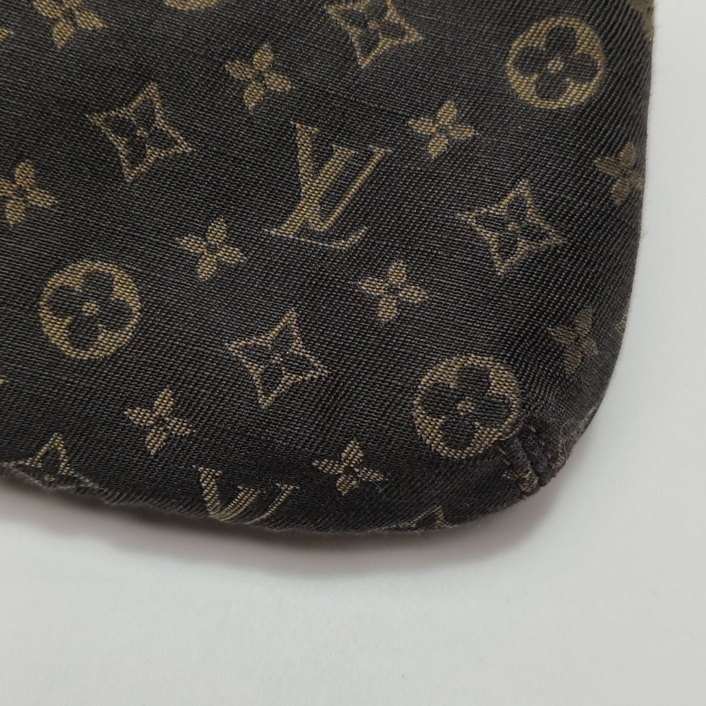 Preloved GLM-Monogram Canvas Zipper Handbag 250405781136086