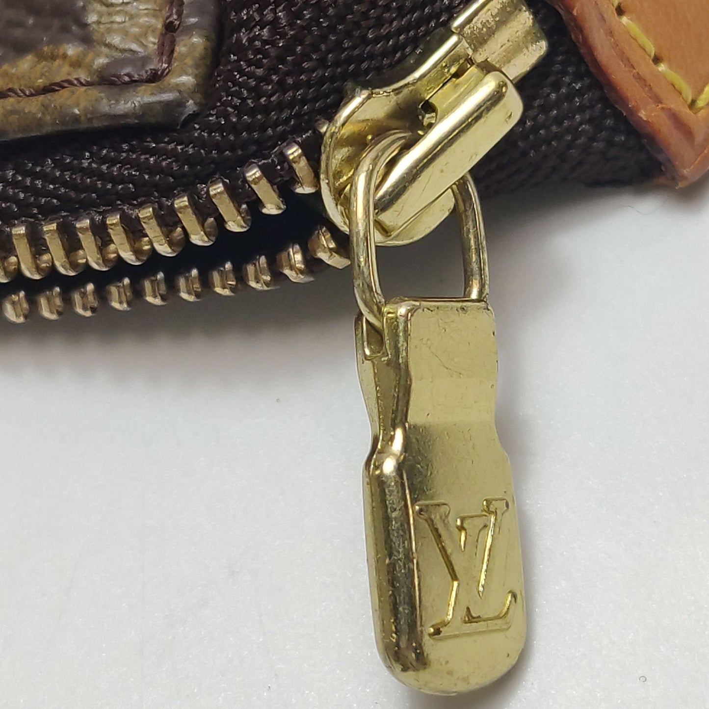Preloved GLM-AGLM-essories Mahjong Bag Large Monogram Print Handbag 047850300247