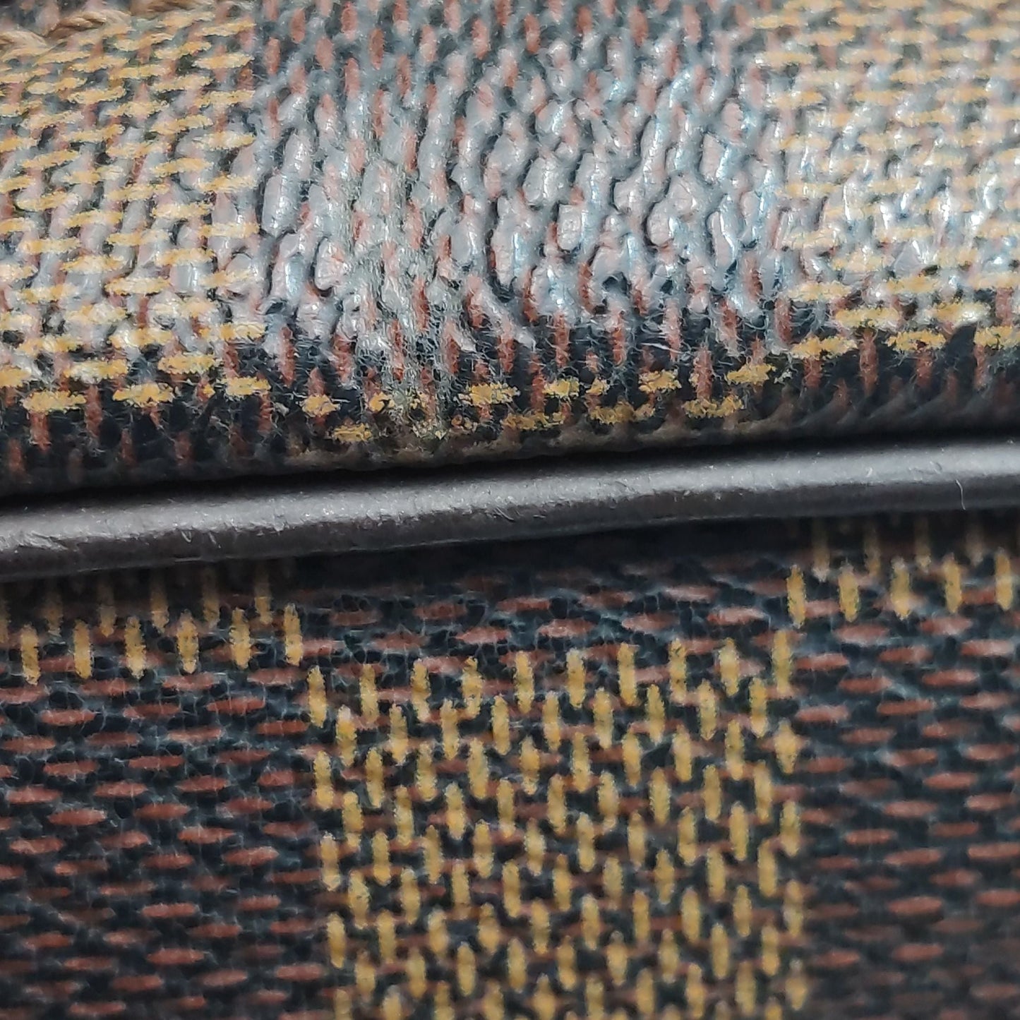 Preloved GLM-Ipanema Leather Checkerboard Apple Crossbody Shoulder Bag 250401781130333