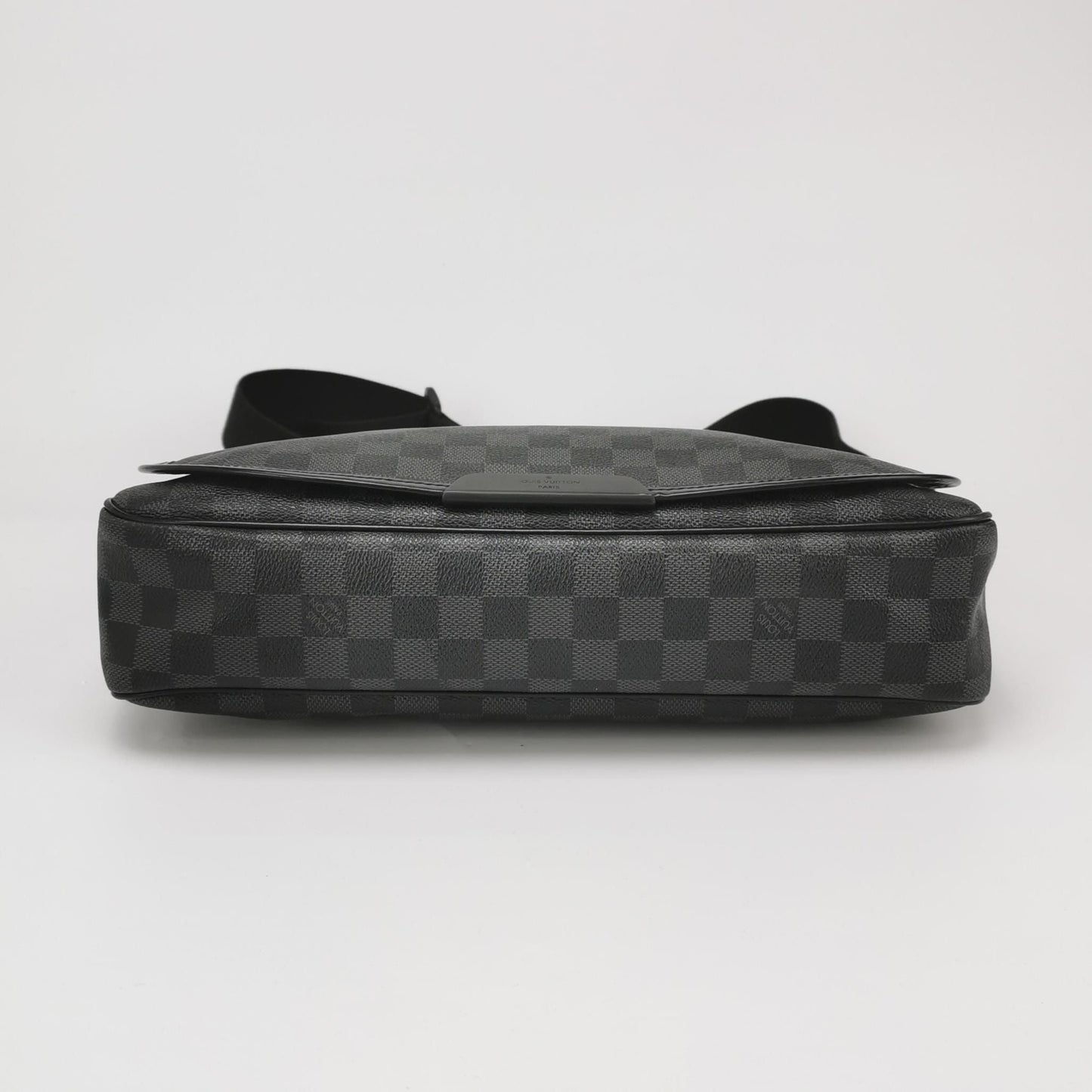Preloved GLM-Leather Checkerboard Flap Messenger Bag 250328781125096
